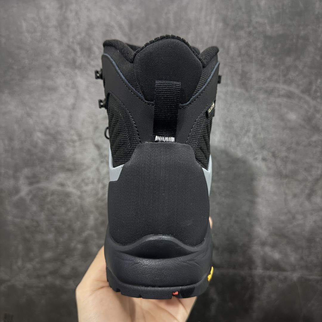图片[4]-【莞产版本】TNF北面THE NORTH FACE Verto Alpine GORE-TEX® Boots 中帮 舒适 防滑耐磨 低帮 生活休闲鞋 男款 鞋底采用Vibram黄金大底 专门为鞋底设计的橡胶以出色的耐磨性 良好的防滑性或得不少户外运动爱好者的喜欢 专业户外登山品牌（北面）The North Face自1966年创立，由两位热爱登山徒步的年轻登山者于美西旧金山开创，不断透过研发与创新，并且将最先进的技术结合在服装与鞋款设计，生产多种外型帅气且专业能力非常强的户外运动装备而备受欢迎 尺码：40 41 42 43 44 45-选品中心
