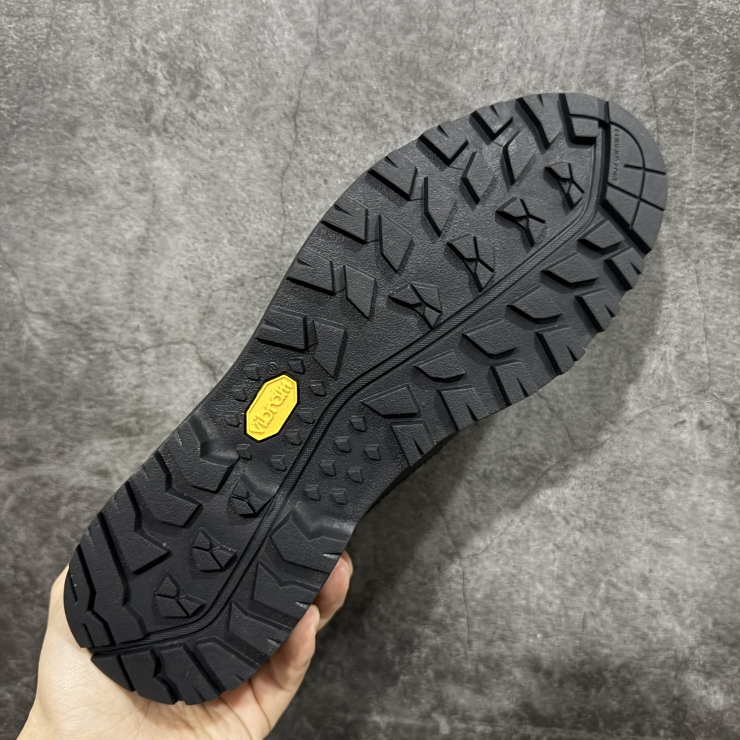 图片[9]-【莞产版本】TNF北面THE NORTH FACE Verto Alpine GORE-TEX® 舒适 防滑耐磨 低帮 生活休闲鞋 男款 鞋底采用Vibram黄金大底 专门为鞋底设计的橡胶以出色的耐磨性 良好的防滑性或得不少户外运动爱好者的喜欢 专业户外登山品牌（北面）The North Face自1966年创立，由两位热爱登山徒步的年轻登山者于美西旧金山开创，不断透过研发与创新，并且将最先进的技术结合在服装与鞋款设计，生产多种外型帅气且专业能力非常强的户外运动装备而备受欢迎 尺码：40 41 42 43 44 45-选品中心