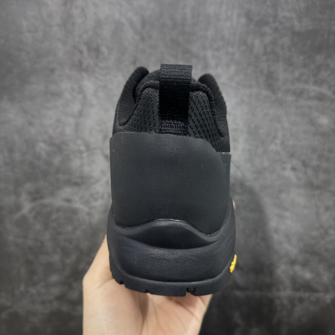 图片[4]-【莞产版本】TNF北面THE NORTH FACE Verto Alpine GORE-TEX® 舒适 防滑耐磨 低帮 生活休闲鞋 男款 鞋底采用Vibram黄金大底 专门为鞋底设计的橡胶以出色的耐磨性 良好的防滑性或得不少户外运动爱好者的喜欢 专业户外登山品牌（北面）The North Face自1966年创立，由两位热爱登山徒步的年轻登山者于美西旧金山开创，不断透过研发与创新，并且将最先进的技术结合在服装与鞋款设计，生产多种外型帅气且专业能力非常强的户外运动装备而备受欢迎 尺码：40 41 42 43 44 45-选品中心