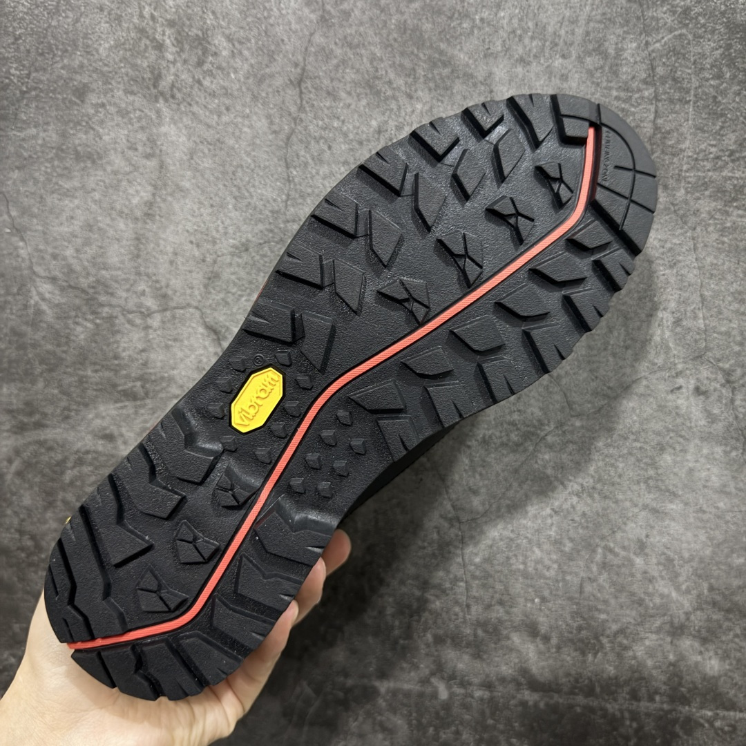 图片[9]-【莞产版本】TNF北面THE NORTH FACE Verto Alpine GORE-TEX® 舒适 防滑耐磨 低帮 生活休闲鞋 男款 鞋底采用Vibram黄金大底 专门为鞋底设计的橡胶以出色的耐磨性 良好的防滑性或得不少户外运动爱好者的喜欢 专业户外登山品牌（北面）The North Face自1966年创立，由两位热爱登山徒步的年轻登山者于美西旧金山开创，不断透过研发与创新，并且将最先进的技术结合在服装与鞋款设计，生产多种外型帅气且专业能力非常强的户外运动装备而备受欢迎 尺码：40 41 42 43 44 45-选品中心