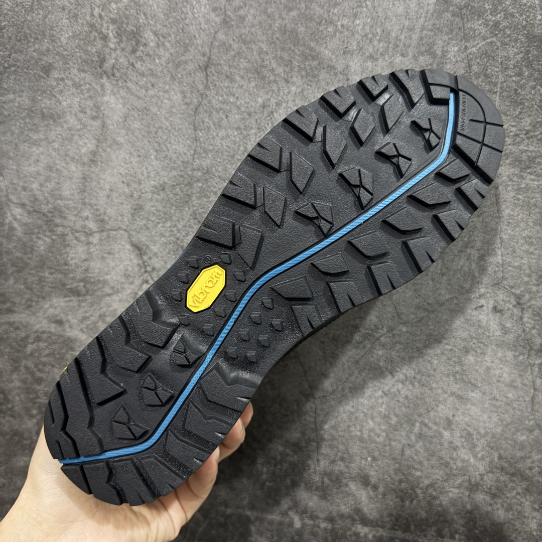 图片[9]-【莞产版本】TNF北面THE NORTH FACE Verto Alpine GORE-TEX® 舒适 防滑耐磨 低帮 生活休闲鞋 男款 鞋底采用Vibram黄金大底 专门为鞋底设计的橡胶以出色的耐磨性 良好的防滑性或得不少户外运动爱好者的喜欢 专业户外登山品牌（北面）The North Face自1966年创立，由两位热爱登山徒步的年轻登山者于美西旧金山开创，不断透过研发与创新，并且将最先进的技术结合在服装与鞋款设计，生产多种外型帅气且专业能力非常强的户外运动装备而备受欢迎 尺码：40 41 42 43 44 45-选品中心