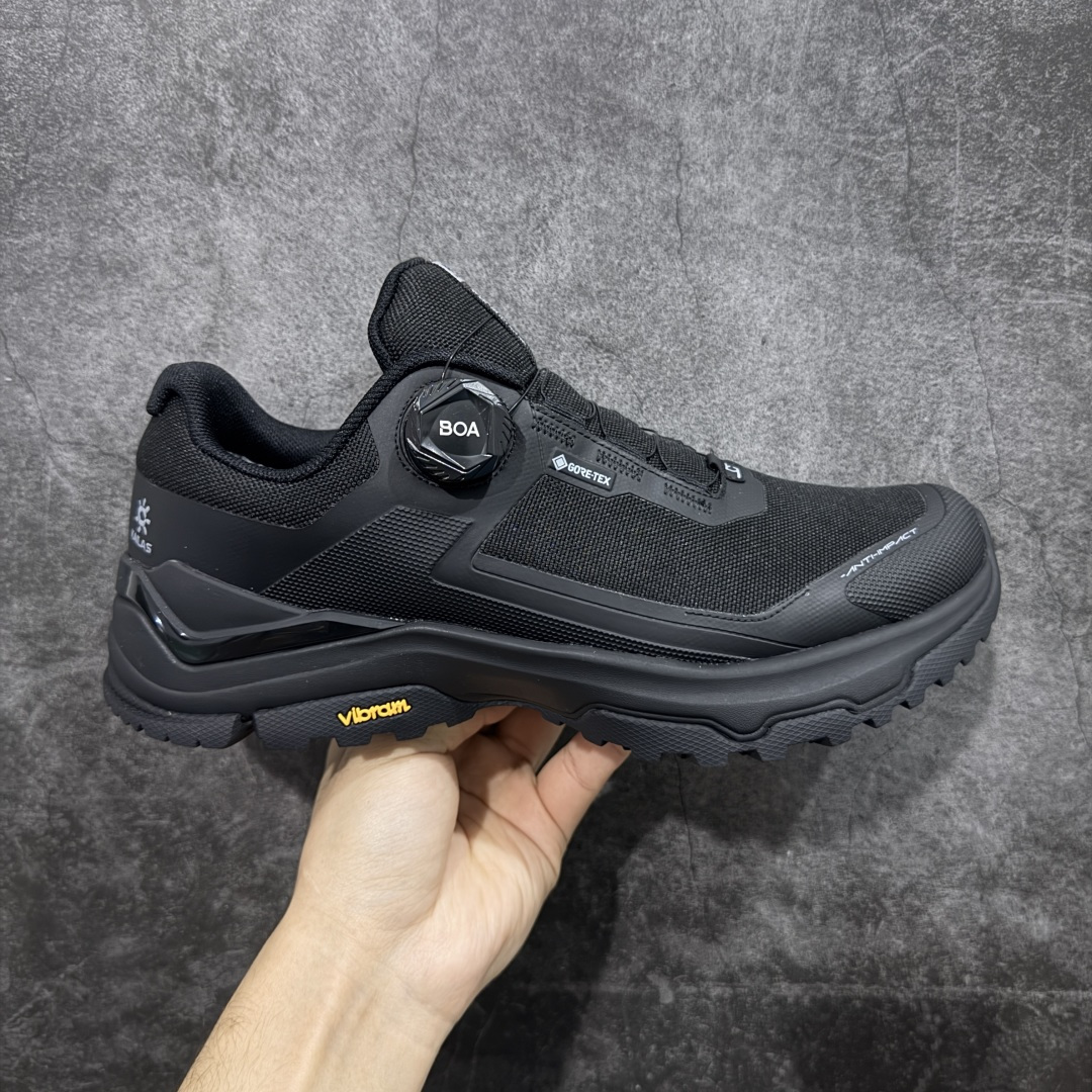 【莞产纯原版】凯乐石KAILAS 界山GTX BOA 户外运动 防滑耐磨防水 低帮 登山徒步鞋 男款 KAILAS凯乐石品牌是全球三大全系攀登品牌之一，于2003年创立于中国广州，致力于为有攀登梦想的户外运动员及爱好者，研发制造功能性专业装备，满足他们在极限环境下安全舒适的需求，凯乐石专注于科技面料的开发及专业功能设计，产品线覆盖登山、攀岩、徒步、越野跑山、露营、旅行等多项户外运动，通过运动员的测试反馈，不断进化迭代，产品荣获国内外大奖71座，发明专利21个，更突破性的自主研发攀登器械，打造出中国的攀登硬实力 尺码：38 39 40 41 42 43 44 45-选品中心