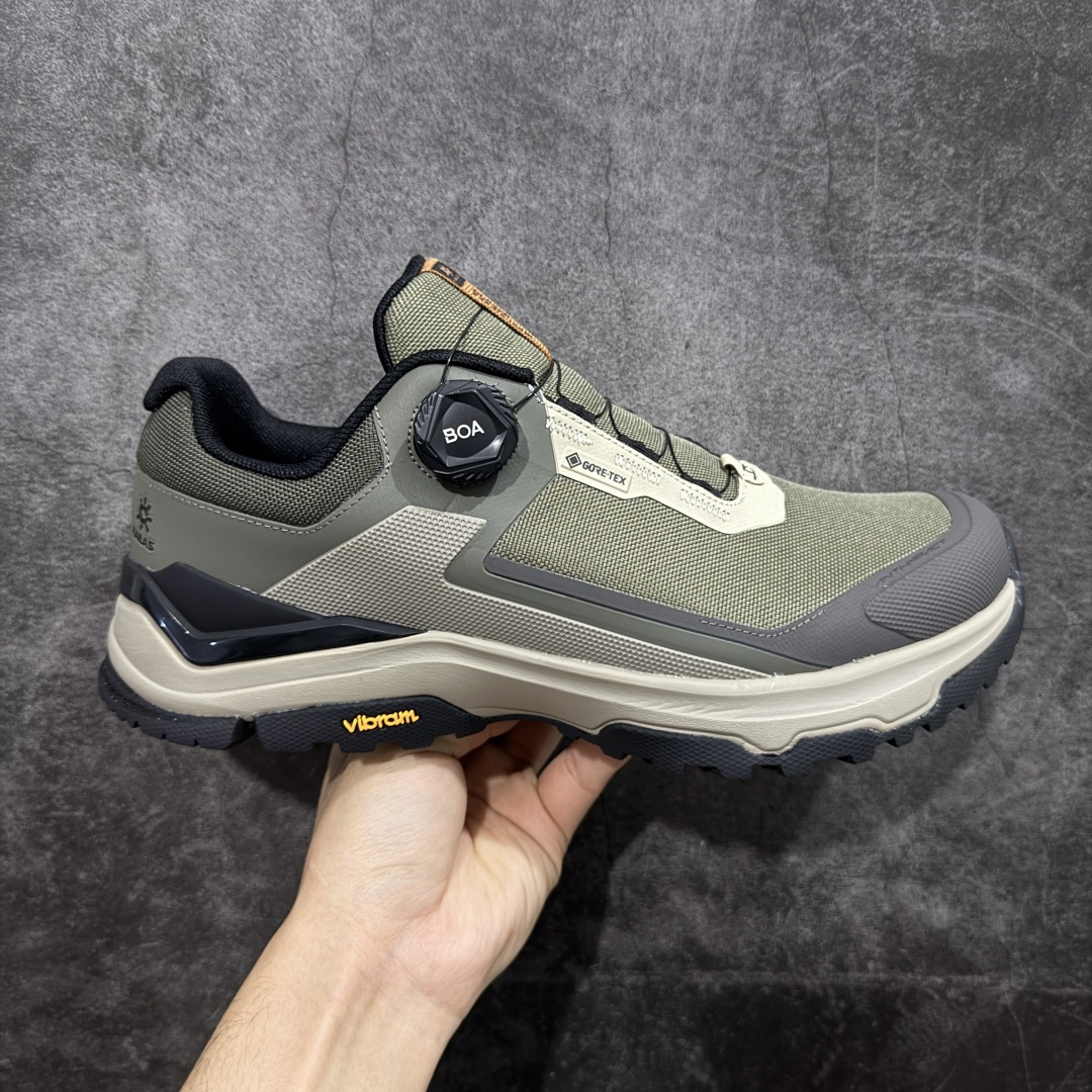 【莞产纯原版】凯乐石KAILAS 界山GTX BOA 户外运动 防滑耐磨防水 低帮 登山徒步鞋 男款 KAILAS凯乐石品牌是全球三大全系攀登品牌之一，于2003年创立于中国广州，致力于为有攀登梦想的户外运动员及爱好者，研发制造功能性专业装备，满足他们在极限环境下安全舒适的需求，凯乐石专注于科技面料的开发及专业功能设计，产品线覆盖登山、攀岩、徒步、越野跑山、露营、旅行等多项户外运动，通过运动员的测试反馈，不断进化迭代，产品荣获国内外大奖71座，发明专利21个，更突破性的自主研发攀登器械，打造出中国的攀登硬实力 尺码：38 39 40 41 42 43 44 45-选品中心