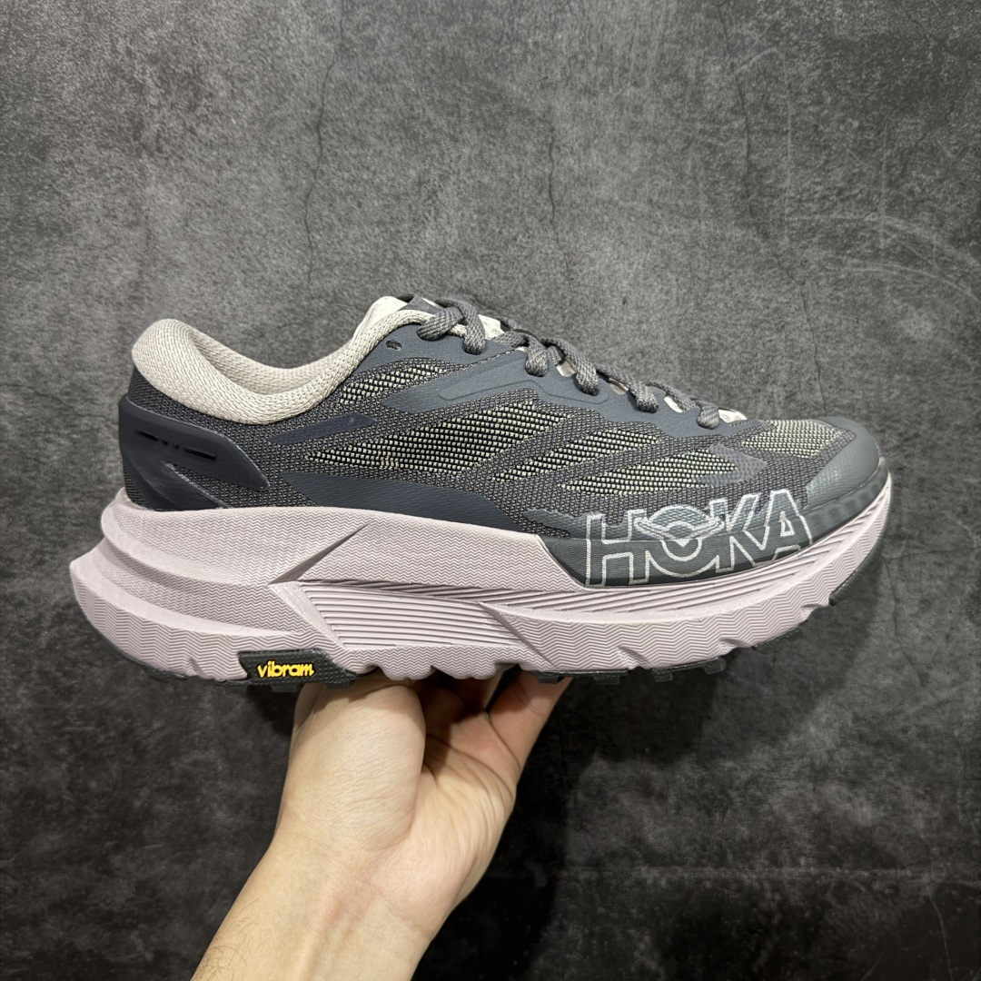 【纯原H版】J.LA.L x HOKA ONE ONE Mafate X 时尚舒适 休闲跑步鞋 男女同款 玛法特 适百搭防滑耐磨低帮生活休闲鞋 知名纯原大厂出品 细节对版1比1 脚感同步原版 市场最高版本 HOKA ONE ONE是来自美国的跑步鞋知名品牌，创立于2009年，始终致力于为所有跑者提供更新、更好的跑步装备。相比常规跑鞋，HOKA ONE ONE特别研发使用性能独特的几何形跑鞋中底，此种鞋底更厚、更高、回弹性也更好，除了卓越的缓冲性能，它还能內各种阶段的跑者带来更具动感、更加稳定的跑步体验。HOKAONE ONE从设计之初就清楚意识到，要保证跑者步幅的均匀一致，双脚自然而然的运动至关重要。 尺码：36 36.5 37.5 38 38.5 39 40 40.5 41 42 42.5 43 44 44.5 45-选品中心