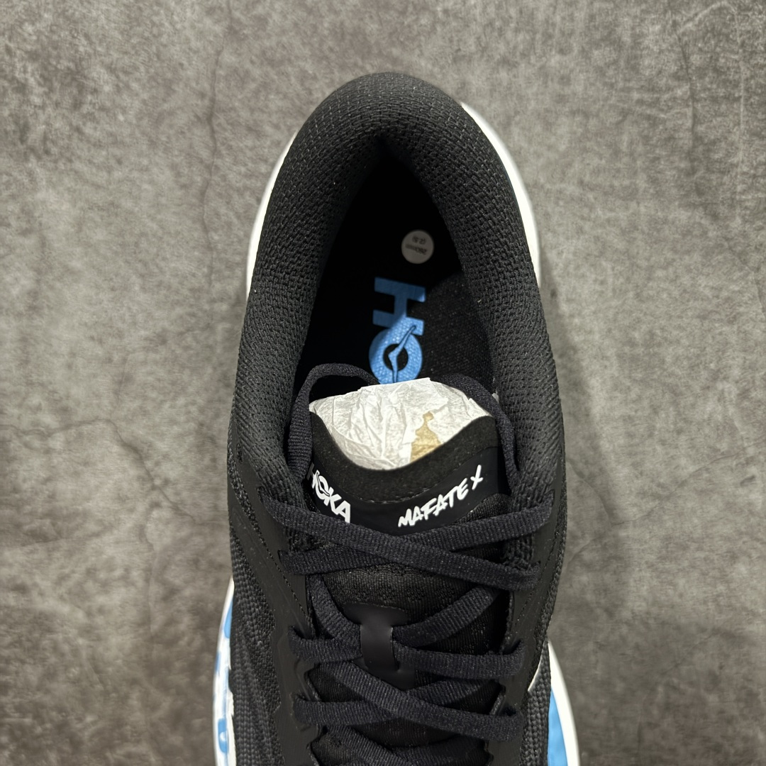 图片[8]-【纯原H版】HOKA ONE ONE Mafate X 时尚舒适 休闲跑步鞋 男女同款 玛法特 适百搭防滑耐磨低帮生活休闲鞋 知名纯原大厂出品 细节对版1比1 脚感同步原版 市场最高版本 HOKA ONE ONE是来自美国的跑步鞋知名品牌，创立于2009年，始终致力于为所有跑者提供更新、更好的跑步装备。相比常规跑鞋，HOKA ONE ONE特别研发使用性能独特的几何形跑鞋中底，此种鞋底更厚、更高、回弹性也更好，除了卓越的缓冲性能，它还能內各种阶段的跑者带来更具动感、更加稳定的跑步体验。HOKAONE ONE从设计之初就清楚意识到，要保证跑者步幅的均匀一致，双脚自然而然的运动至关重要。 尺码：36 36.5 37.5 38 38.5 39 40 40.5 41 42 42.5 43 44 44.5 45-选品中心