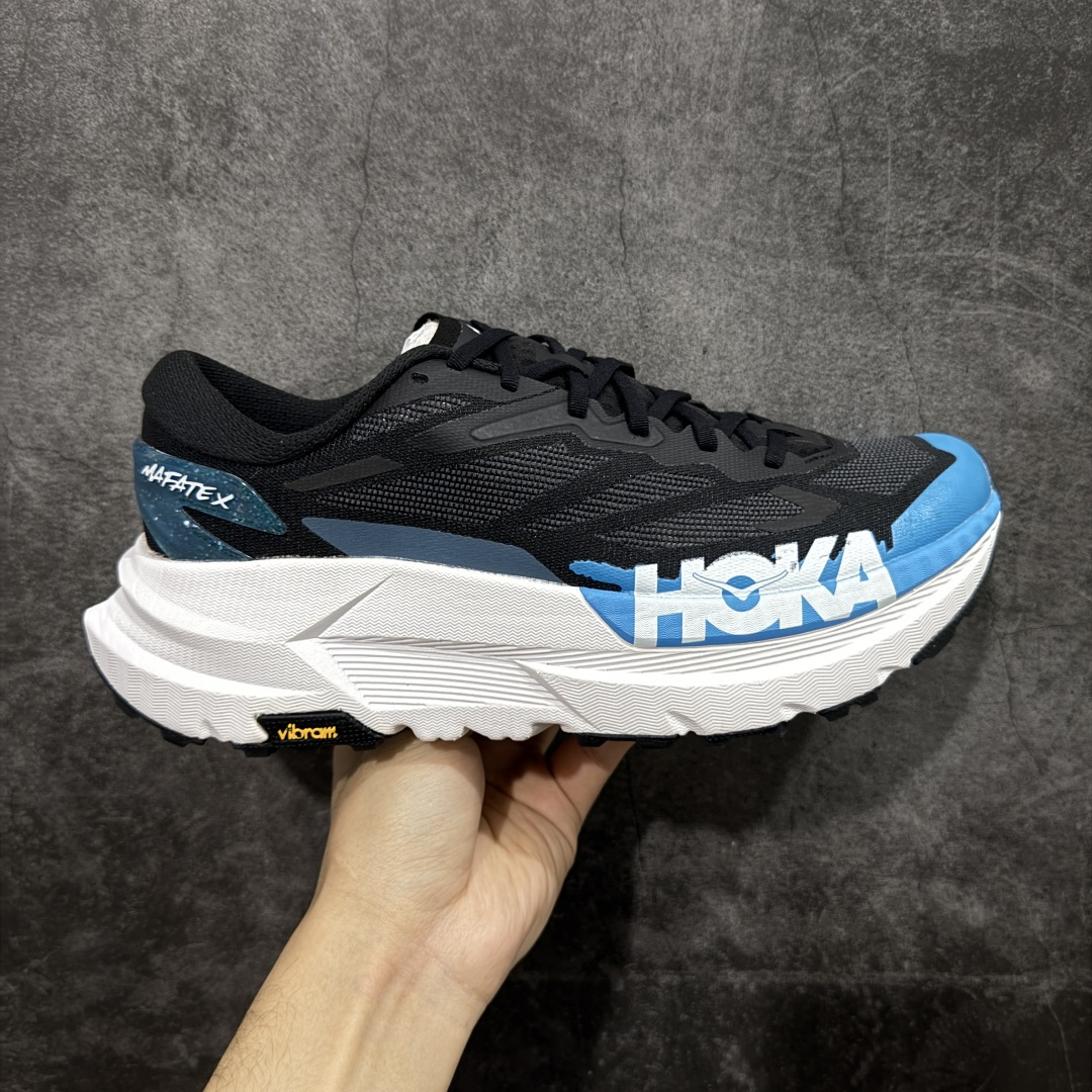 【纯原H版】HOKA ONE ONE Mafate X 时尚舒适 休闲跑步鞋 男女同款 玛法特 适百搭防滑耐磨低帮生活休闲鞋 知名纯原大厂出品 细节对版1比1 脚感同步原版 市场最高版本 HOKA ONE ONE是来自美国的跑步鞋知名品牌，创立于2009年，始终致力于为所有跑者提供更新、更好的跑步装备。相比常规跑鞋，HOKA ONE ONE特别研发使用性能独特的几何形跑鞋中底，此种鞋底更厚、更高、回弹性也更好，除了卓越的缓冲性能，它还能內各种阶段的跑者带来更具动感、更加稳定的跑步体验。HOKAONE ONE从设计之初就清楚意识到，要保证跑者步幅的均匀一致，双脚自然而然的运动至关重要。 尺码：36 36.5 37.5 38 38.5 39 40 40.5 41 42 42.5 43 44 44.5 45-选品中心