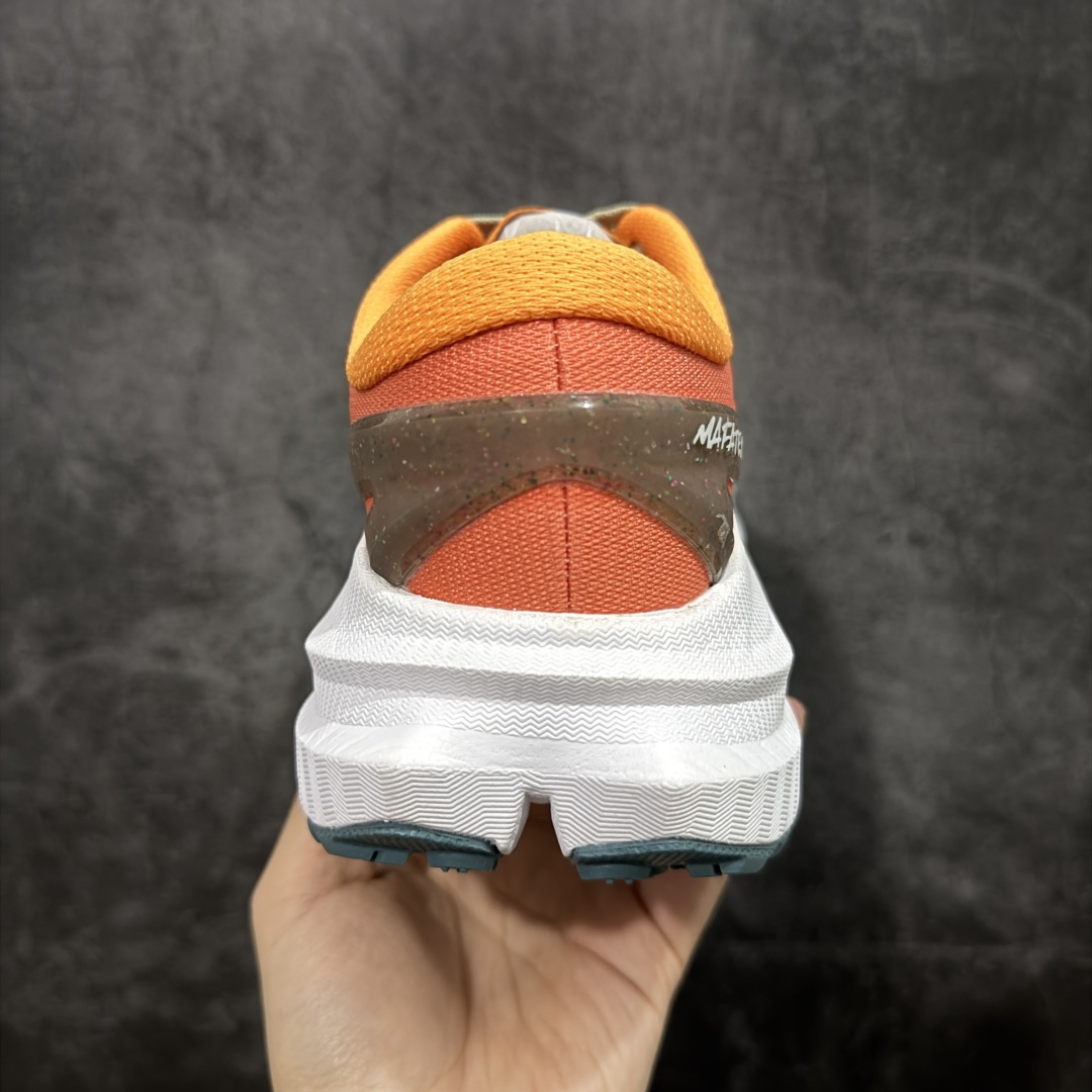 图片[4]-【纯原H版】HOKA ONE ONE Mafate X 时尚舒适 休闲跑步鞋 男女同款 玛法特 适百搭防滑耐磨低帮生活休闲鞋 知名纯原大厂出品 细节对版1比1 脚感同步原版 市场最高版本 HOKA ONE ONE是来自美国的跑步鞋知名品牌，创立于2009年，始终致力于为所有跑者提供更新、更好的跑步装备。相比常规跑鞋，HOKA ONE ONE特别研发使用性能独特的几何形跑鞋中底，此种鞋底更厚、更高、回弹性也更好，除了卓越的缓冲性能，它还能內各种阶段的跑者带来更具动感、更加稳定的跑步体验。HOKAONE ONE从设计之初就清楚意识到，要保证跑者步幅的均匀一致，双脚自然而然的运动至关重要。 尺码：36 36.5 37.5 38 38.5 39 40 40.5 41 42 42.5 43 44 44.5 45-选品中心