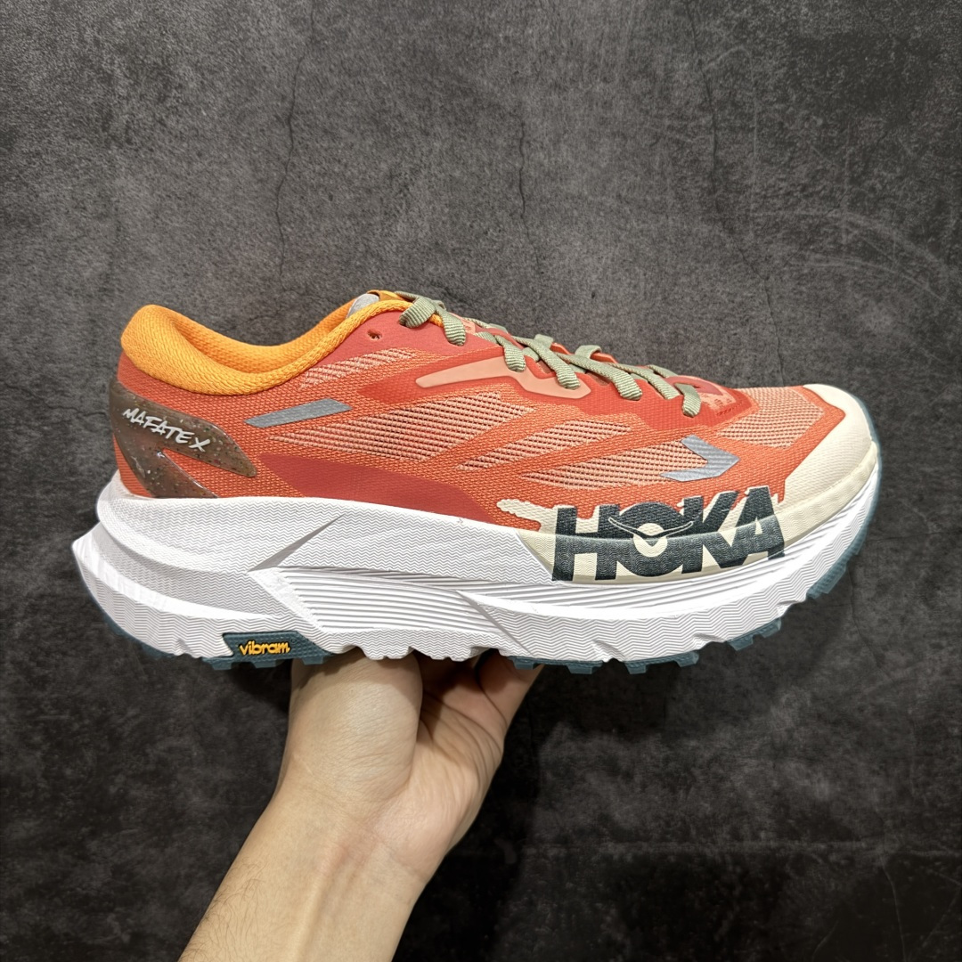 【纯原H版】HOKA ONE ONE Mafate X 时尚舒适 休闲跑步鞋 男女同款 玛法特 适百搭防滑耐磨低帮生活休闲鞋 知名纯原大厂出品 细节对版1比1 脚感同步原版 市场最高版本 HOKA ONE ONE是来自美国的跑步鞋知名品牌，创立于2009年，始终致力于为所有跑者提供更新、更好的跑步装备。相比常规跑鞋，HOKA ONE ONE特别研发使用性能独特的几何形跑鞋中底，此种鞋底更厚、更高、回弹性也更好，除了卓越的缓冲性能，它还能內各种阶段的跑者带来更具动感、更加稳定的跑步体验。HOKAONE ONE从设计之初就清楚意识到，要保证跑者步幅的均匀一致，双脚自然而然的运动至关重要。 尺码：36 36.5 37.5 38 38.5 39 40 40.5 41 42 42.5 43 44 44.5 45-选品中心