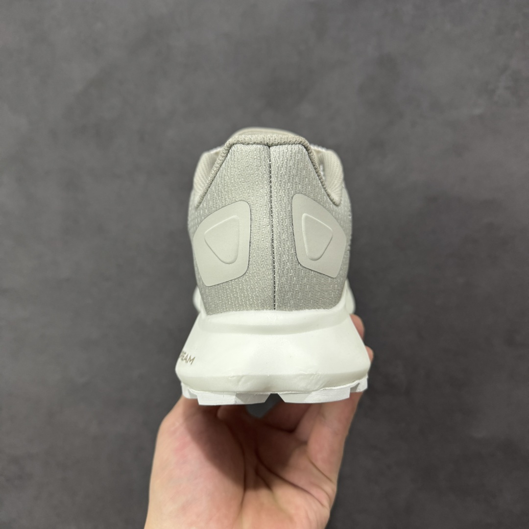 图片[4]-【公司级】The North Face Vectiv Enduris 4 北面 低帮 灰色 舒适柔软耐磨透气低邦越野跑步鞋 采用超轻的Matryx材料和工程化双曲面网眼设计，含57%回收材料，改进后跟贴合度，加上一体化鞋舌翼，提升后跟和足中锁定效果；全长超轻Dream氮气TPU中底，与标准EVA泡沫相比，能量回馈更高、重量更轻；Vectiv 3.0高性能3D TPU板，增强向前推进力和侧面支撑Vectiv 3D前掌翼设计，旨在提升复杂多变越野地形中的稳定性，摇杆式中底几何结构，打造持久向前推进力比VECTIV Enduris 3跑鞋多2毫米中底缓冲，后跟堆叠高度为32毫米，落差6毫米，耐用Surfaceb Ctrlm橡胶外底，优化重量与多功能性，外底采用20%来自致力于农林复合经营和再生农业实践的橡胶，4毫米鞋钉，专为复杂多变越野地形提供高级牵引力。 货号：NF0A8AEP7UP-241 尺码：36-45带半码 编码：WEB270280-选品中心