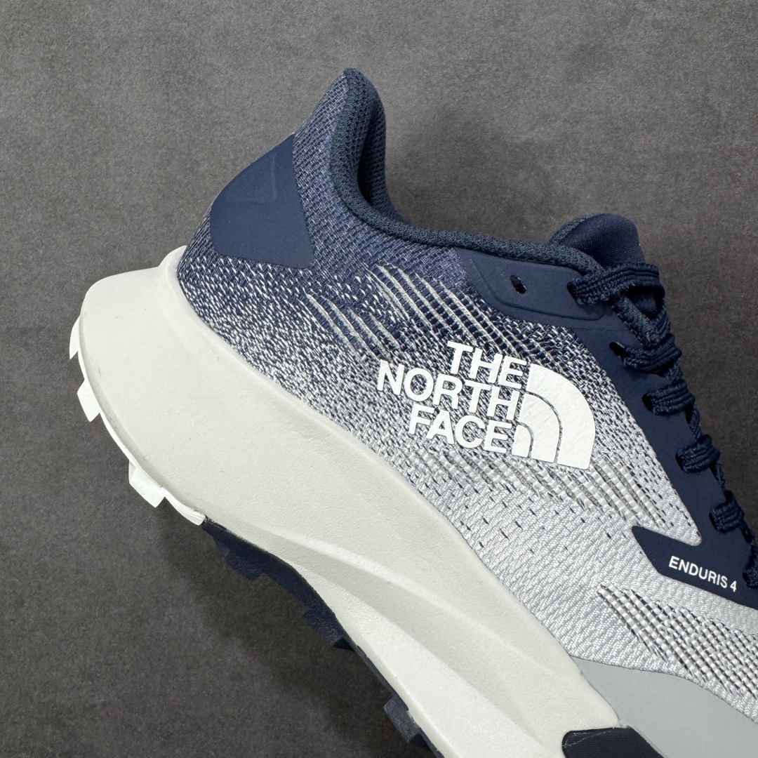 图片[6]-【公司级】The North Face Vectiv Enduris 4 北面 低帮 灰色 舒适柔软耐磨透气低邦越野跑步鞋 采用超轻的Matryx材料和工程化双曲面网眼设计，含57%回收材料，改进后跟贴合度，加上一体化鞋舌翼，提升后跟和足中锁定效果；全长超轻Dream氮气TPU中底，与标准EVA泡沫相比，能量回馈更高、重量更轻；Vectiv 3.0高性能3D TPU板，增强向前推进力和侧面支撑Vectiv 3D前掌翼设计，旨在提升复杂多变越野地形中的稳定性，摇杆式中底几何结构，打造持久向前推进力比VECTIV Enduris 3跑鞋多2毫米中底缓冲，后跟堆叠高度为32毫米，落差6毫米，耐用Surfaceb Ctrlm橡胶外底，优化重量与多功能性，外底采用20%来自致力于农林复合经营和再生农业实践的橡胶，4毫米鞋钉，专为复杂多变越野地形提供高级牵引力。 货号：NF0A8AEPEZI-075 尺码：36-45带半码 编码：WEB270280-选品中心
