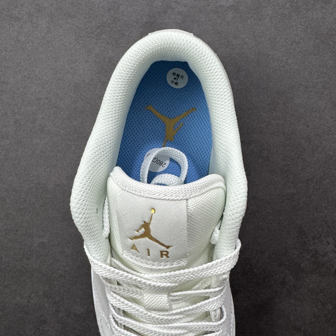 图片[7]-【H11版本】耐克Nike Air Jordan 1 AJ1经典复古经典低帮百搭文化篮球鞋 CV3043-100 公司级真标半码制#原档案原数据开发版型#采用荔枝纹头层皮革鞋面材质#原厂立体填充鞋舌海绵#中底注胶孔及缜密中底拉帮工艺#原数据开发模具大底 尺码：35.5 36 36.5 37.5 38 38.5 39 40 40.5 41 42 42.5 43 44 44.5 45 46 47.5 编码：H11B270280-选品中心