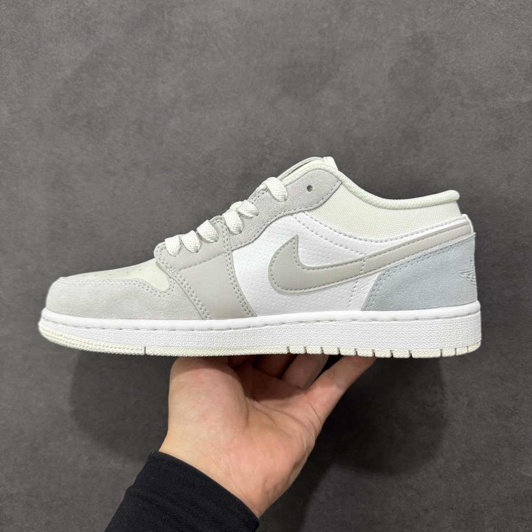 图片[2]-【H11版本】耐克Nike Air Jordan 1 AJ1经典复古经典低帮百搭文化篮球鞋 CV3043-100 公司级真标半码制#原档案原数据开发版型#采用荔枝纹头层皮革鞋面材质#原厂立体填充鞋舌海绵#中底注胶孔及缜密中底拉帮工艺#原数据开发模具大底 尺码：35.5 36 36.5 37.5 38 38.5 39 40 40.5 41 42 42.5 43 44 44.5 45 46 47.5 编码：H11B270280-选品中心