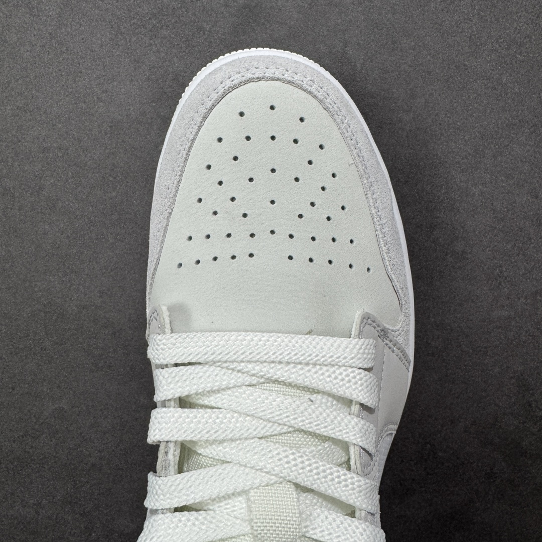 图片[8]-【H11版本】耐克Nike Air Jordan 1 AJ1经典复古经典低帮百搭文化篮球鞋 CV3043-100 公司级真标半码制#原档案原数据开发版型#采用荔枝纹头层皮革鞋面材质#原厂立体填充鞋舌海绵#中底注胶孔及缜密中底拉帮工艺#原数据开发模具大底 尺码：35.5 36 36.5 37.5 38 38.5 39 40 40.5 41 42 42.5 43 44 44.5 45 46 47.5 编码：H11B270280-选品中心