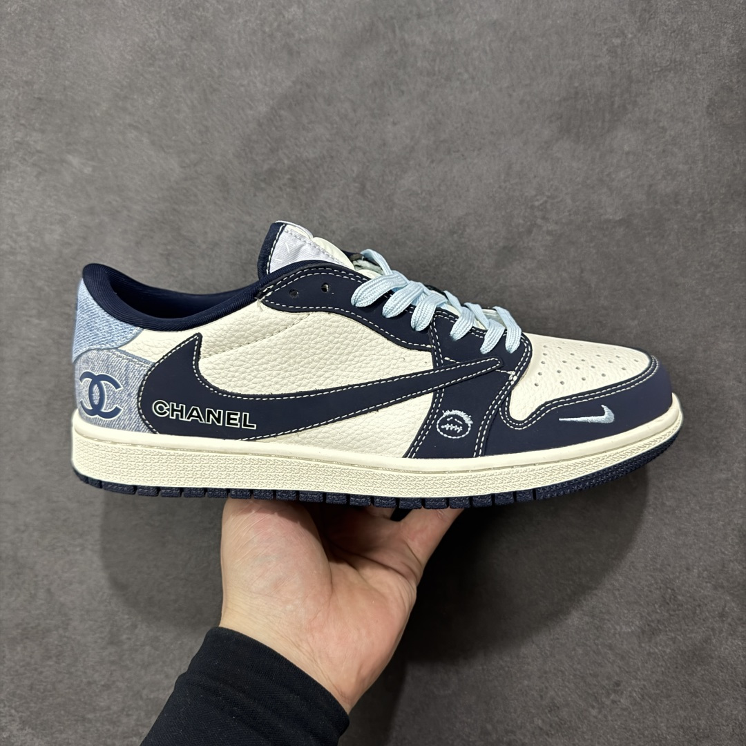 【定制版】Travis Scott x Jordan 1 Low “香奈儿联名——鬼脸牛仔米蓝” 高端定制 乔丹倒勾低帮休闲板鞋 大厂纯原品质出货 纯正版型 定制鞋盒 皮料切割干净无任何毛边 细节完美 超高清洁度 货号：DD7866-106 尺码：36 36.5 37.5 38 38.5 39 40 40.5 41 42 42.5 43 44 44.5 45 编码：HXSB330340-选品中心