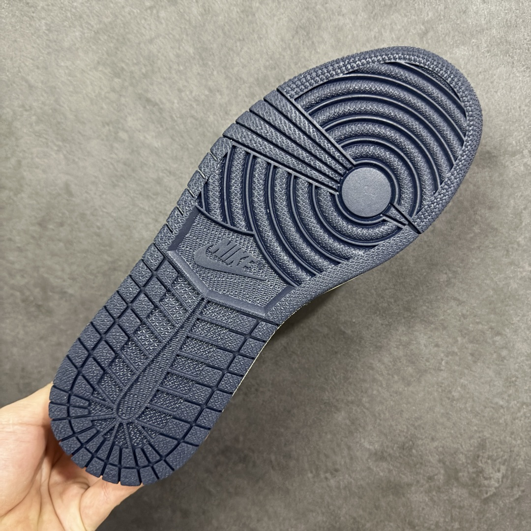 图片[9]-【定制版】Travis Scott x Jordan 1 Low “香奈儿联名——鬼脸牛仔米蓝” 高端定制 乔丹倒勾低帮休闲板鞋 大厂纯原品质出货 纯正版型 定制鞋盒 皮料切割干净无任何毛边 细节完美 超高清洁度 货号：DD7866-106 尺码：36 36.5 37.5 38 38.5 39 40 40.5 41 42 42.5 43 44 44.5 45 编码：HXSB330340-选品中心