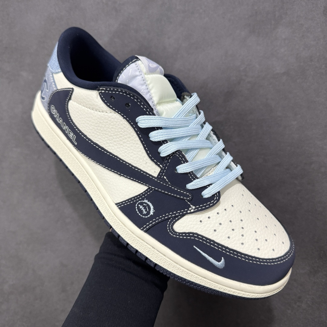 图片[3]-【定制版】Travis Scott x Jordan 1 Low “香奈儿联名——鬼脸牛仔米蓝” 高端定制 乔丹倒勾低帮休闲板鞋 大厂纯原品质出货 纯正版型 定制鞋盒 皮料切割干净无任何毛边 细节完美 超高清洁度 货号：DD7866-106 尺码：36 36.5 37.5 38 38.5 39 40 40.5 41 42 42.5 43 44 44.5 45 编码：HXSB330340-选品中心