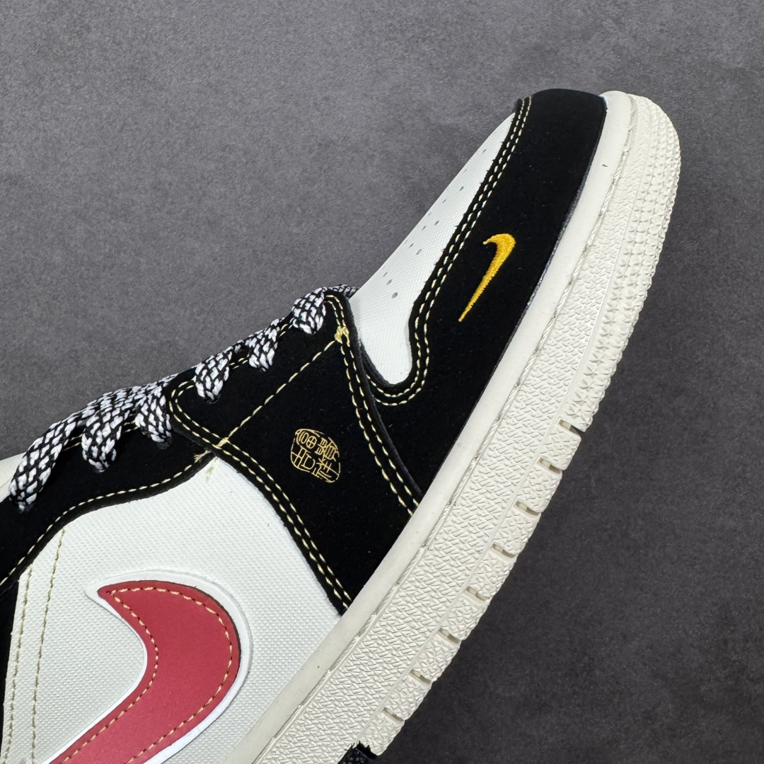 图片[5]-【定制版】Nike Jordan Air Jordan 1“ 马年限定——黑红金标” 高端定制 低帮 复古 减震 防滑 耐磨 篮球鞋 定制鞋盒 大厂纯原品质出货 超高清洁度 皮料切割干净无任何毛边 细节完美 货号：LL8888-002 尺码：36 36.5 37.5 38 38.5 39 40 40.5 41 42 42.5 43 44 44.5 45 编码：HXSB330340-选品中心
