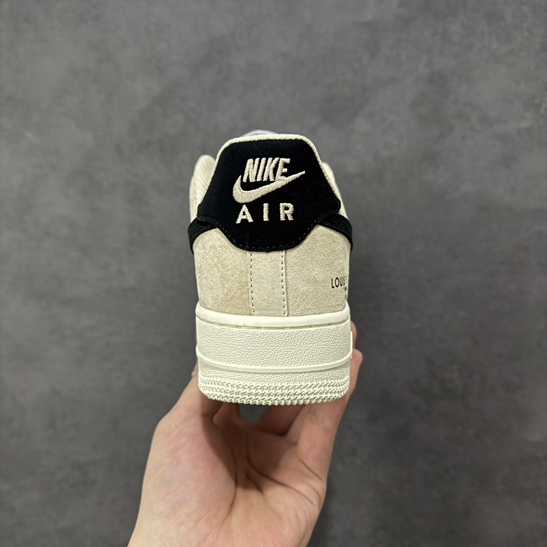 图片[4]-【定制版】NIke Air Force 1 \’07 Low “LV联名–奶茶焦糖” 空军一号低帮 运动鞋 休闲鞋 折边针车 工艺难度大 原楦头原纸板 高端定制鞋盒 原厂鞋底 超高清洁度 细节完美 货号：FQ3546-100 尺码：36 36.5 37.5 38 38.5 39 40 40.5 41 42 42.5 43 44 44.5 45 编码：HXSB310320-选品中心