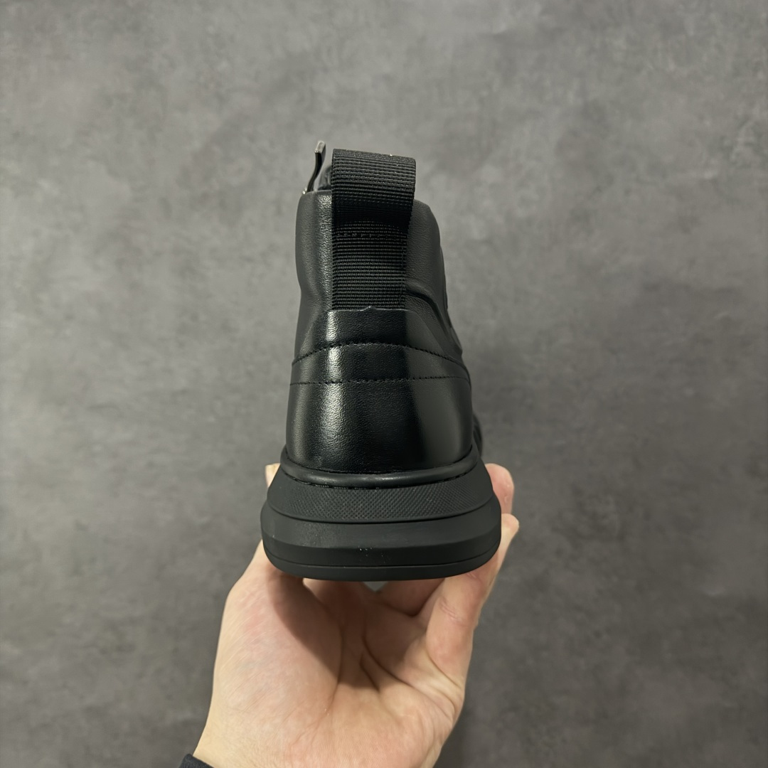 图片[4]-【广东纯原版本】Ecco/爱步 休闲系列百搭潮酷中高帮休闲舒适板鞋 热门销售款式 精选牛皮面料 现代品质鞋面设计 纹理自然，细腻柔软 具有良好透气性 舒适保暖 侧前独有LOGO设计 双层牛皮鞋边 坚韧鞋线车边 经典潮流 全新轻量发泡底材与橡胶大底结合 脚感轻盈柔韧 防滑耐磨 抓地力强 时尚潮流休闲 随想假日 货号：956375-01001 尺码：38 39 40 41 42 43 44（皮鞋码）-选品中心