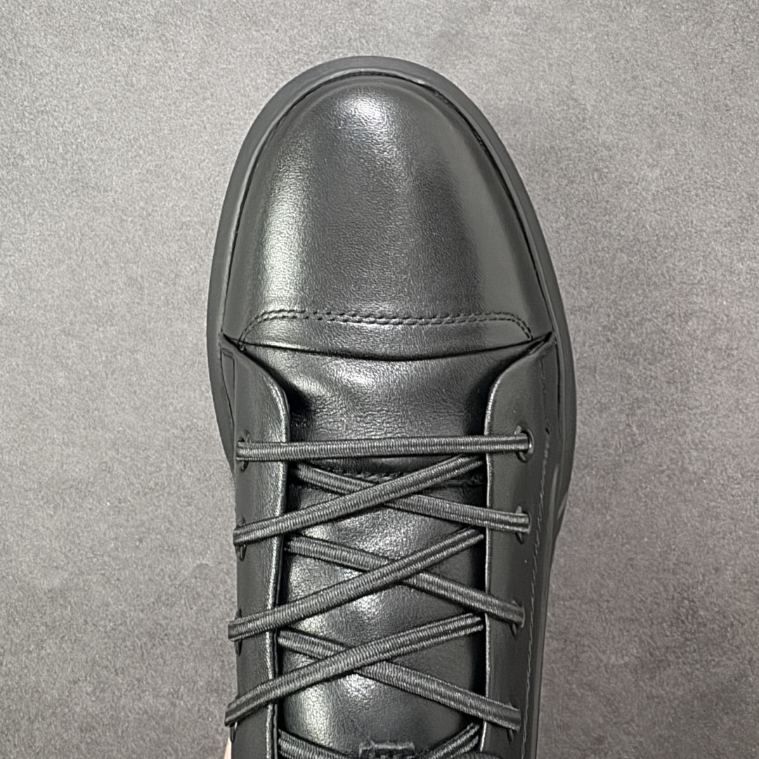 图片[8]-【广东纯原版本】Ecco/爱步 休闲系列百搭潮酷中高帮休闲舒适板鞋 热门销售款式 精选牛皮面料 现代品质鞋面设计 纹理自然，细腻柔软 具有良好透气性 舒适保暖 侧前独有LOGO设计 双层牛皮鞋边 坚韧鞋线车边 经典潮流 全新轻量发泡底材与橡胶大底结合 脚感轻盈柔韧 防滑耐磨 抓地力强 时尚潮流休闲 随想假日 货号：956375-01001 尺码：38 39 40 41 42 43 44（皮鞋码）-选品中心