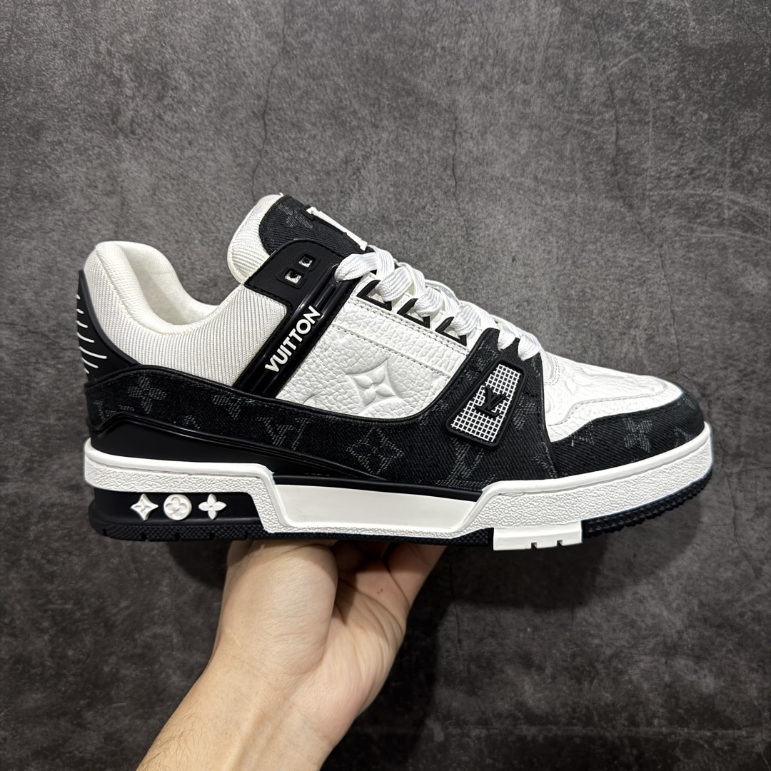 【XC版本】Louis Vuitton LV Trainer系列 黑牛仔配色入库上架 市场货一堆的东西没必要做文案吹嘘 实拍如图 所见即所得 细节细揣摩 让你感受真正的好货 尺码：35 36 37 38 39 40 41 42 43 44 45 46-选品中心