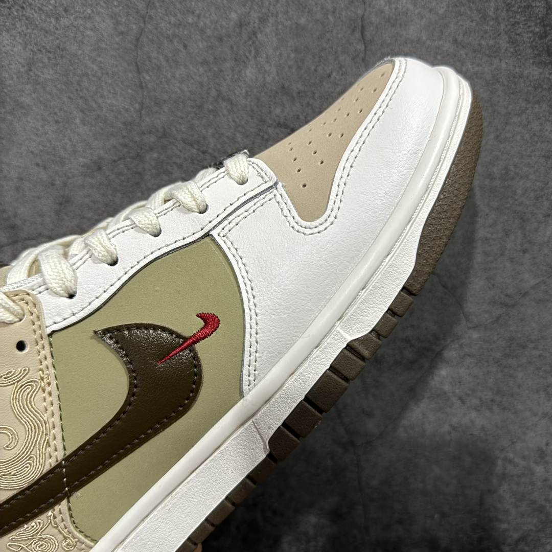 图片[6]-【CS版本】Nike SB Dunk Low“ 马年限定”周年高端定制 低帮休闲板鞋 大厂纯原品质出货 超高清洁度 皮料切割干净无任何毛边 细节完美 货号：IQ1118-220 尺码： 36 36.5 37.5 38 38.5 39 40 40.5 41 42 42.5 43 44 44.5 45 46-选品中心