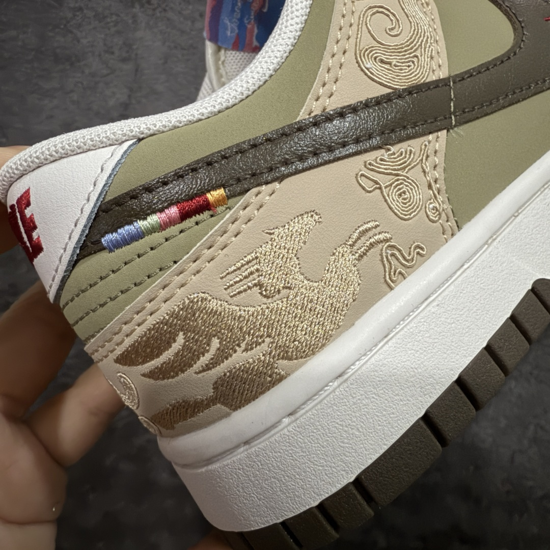 图片[3]-【CS版本】Nike SB Dunk Low“ 马年限定”周年高端定制 低帮休闲板鞋 大厂纯原品质出货 超高清洁度 皮料切割干净无任何毛边 细节完美 货号：IQ1118-220 尺码： 36 36.5 37.5 38 38.5 39 40 40.5 41 42 42.5 43 44 44.5 45 46-选品中心