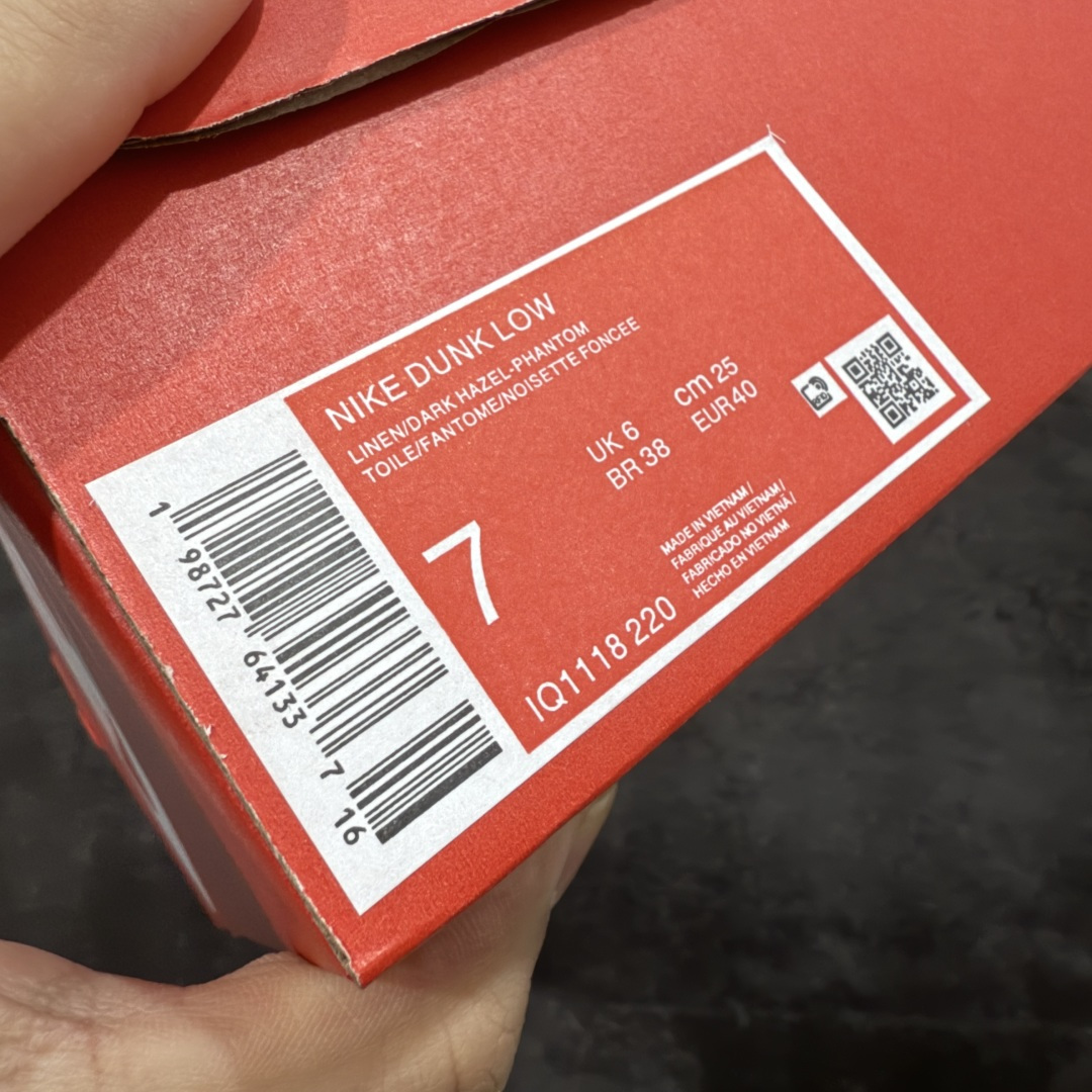 图片[9]-【CS版本】Nike SB Dunk Low“ 马年限定”周年高端定制 低帮休闲板鞋 大厂纯原品质出货 超高清洁度 皮料切割干净无任何毛边 细节完美 货号：IQ1118-220 尺码： 36 36.5 37.5 38 38.5 39 40 40.5 41 42 42.5 43 44 44.5 45 46-选品中心