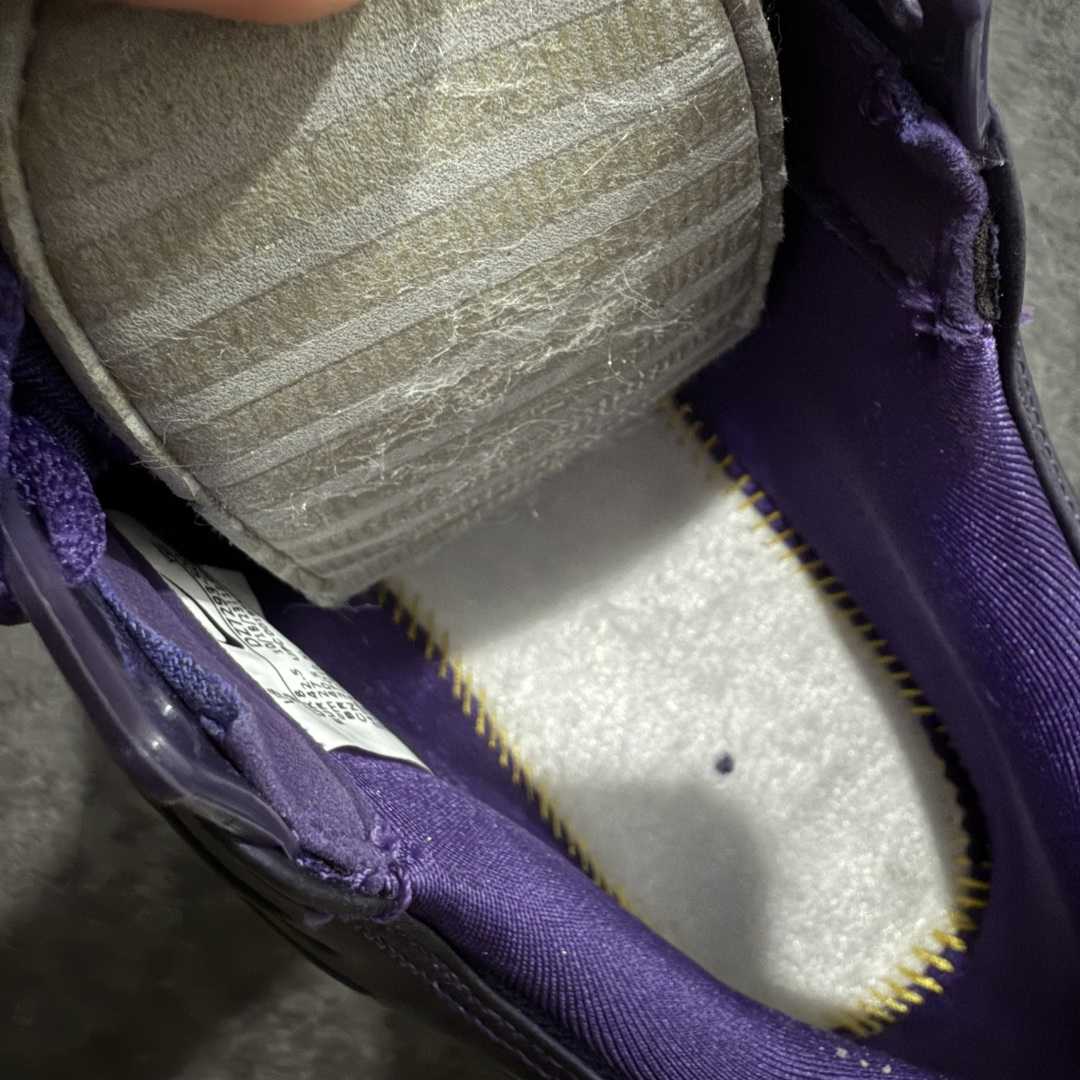 图片[8]-【ZOK版本】NOCTA x NK Hot Step II 联名款 复古运动鞋 紫色 DZ7293-500 外贸专供品质 鞋面造型有很强的线条感 电镀元素贯穿鞋身 以其鲜明的色调 为街头时尚注入了一股新鲜活力 尺码：40 40.5 41 42 42.5 43 44 44.5 45 46 47.5 47.5 48.5-选品中心