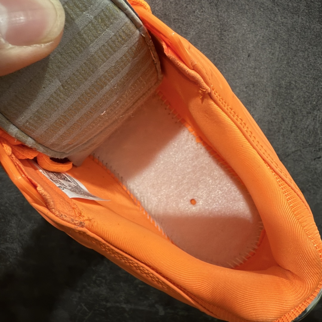 图片[9]-【ZOK版本】NOCTA x NK Hot Step II 联名款 复古运动鞋 橙色 DZ7293-800 外贸专供品质 鞋面造型有很强的线条感 电镀元素贯穿鞋身 以其鲜明的色调 为街头时尚注入了一股新鲜活力 尺码：40 40.5 41 42 42.5 43 44 44.5 45 46 47.5 47.5 48.5-选品中心