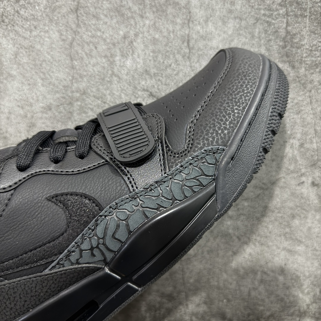 图片[6]-【纯原N版】Air Jordan Legacy AJ312 Low 低帮复古篮球鞋 纯黑 IQ9784-001 市场最强独一档产物 全套原纸板楦头开发 原厂大底磨具加持立体防滑纹理 原档数据后跟TPU子母扣魔术贴 原装可视Air Sole气垫 原汁原味最完美的312代版型 唯一正确鞋头趴度弧度高度鞋身腰线 进口港宝加持 后跟自然饱满 全鞋荧光划线卡点 追求极致完美 每一双都是工艺品 多重QC质检 超越公司货的品控标准 实实在在的免检产品 鞋身采用了皮革材质打造 横跨鞋面的魔术贴十分吸睛 侧面的Swoosh Logo的一部分被鞋面遮挡了一部分 颇具玩味 魔术贴上标有NK标识 而鞋舌上是Jordan的经典红色飞翼Logo 后跟和鞋底均采用了AJ3的设计 后跟上同样也使用了经典的爆裂纹图案 尺码：36-47.5-选品中心