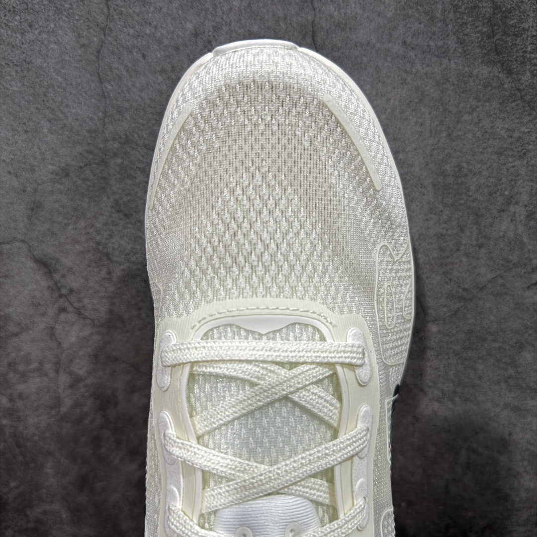 图片[5]-【XE纯原】NIKE VOMERO PREMIUM 全掌气垫缓震网面运动跑鞋 市场最强 没有之一 纯原生产线出品 原版开发 全部原材料 细节一比一打造 完美还原zp脚感 正确前后分离式两片纤维柱气垫 上下包裹超软弹泡棉 正确组合大底 区别市场通货 版型完美 鞋面材料同步原版1：1 全部原版开发校对 欢迎对比💪🏻 Nike 运用 Air技术专利，推出 Nike Pegasus Premium，沿用经典 Pegasus 系列产品深受跑者喜爱的缓震功能，并配置 Nike 首款可见式塑形 Air Zoom 气垫。 全掌可见的AirZoom首次在Pegasus系列中出现，模仿了Vaporfly的碳板曲线，增强了跑步时的流畅过渡。 货号：IQ4035-100 尺码：36-46（半）-选品中心