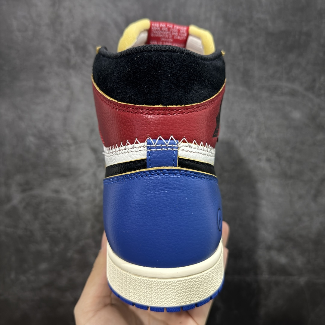 图片[4]-【RN版本】Union LA x Fragment Design x Air Jordan AJ1 Retro High NRG 藤原浩三方联名四色拼接灰 闪电白蓝红 IO7847-002 圈内最强系列 高端零售特供批次 产品品控稳定性领先行业 各方面均可对飙L版 良心定价不杀猪 SZ原厂全套原楦原纸板冲刀磨具开发 原厂皮料加持 原厂港宝加持定型后跟R度完美 同源原厂电绣 飞翼针数密度立体效果一致 百分百一致原鞋 原厂拉帮工艺 针距密度一致 后跟弧度收口自然不对折 极致一眼正品既视感 进口玻璃冲刀皮料裁剪零毛边 全鞋电脑针车工艺 品控清洁度最高QC检验标准 免检产品 原厂订购鞋盒、鞋标、防尘纸、鞋撑、鞋带 追求极致的原厂味道 尺码： 40 40.5 41 42 42.5 43 44 44.5 45 46 47.5-选品中心