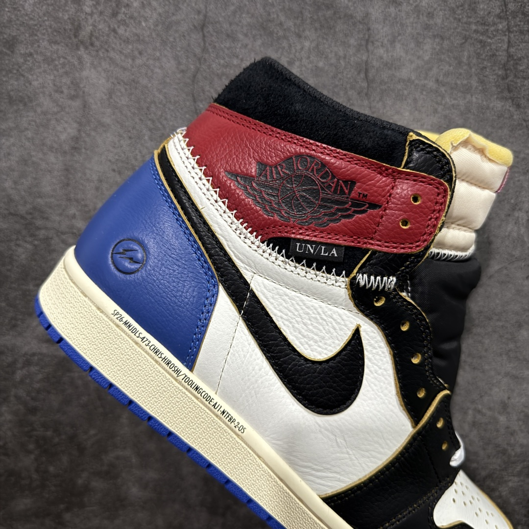 图片[7]-【RN版本】Union LA x Fragment Design x Air Jordan AJ1 Retro High NRG 藤原浩三方联名四色拼接灰 闪电白蓝红 IO7847-002 圈内最强系列 高端零售特供批次 产品品控稳定性领先行业 各方面均可对飙L版 良心定价不杀猪 SZ原厂全套原楦原纸板冲刀磨具开发 原厂皮料加持 原厂港宝加持定型后跟R度完美 同源原厂电绣 飞翼针数密度立体效果一致 百分百一致原鞋 原厂拉帮工艺 针距密度一致 后跟弧度收口自然不对折 极致一眼正品既视感 进口玻璃冲刀皮料裁剪零毛边 全鞋电脑针车工艺 品控清洁度最高QC检验标准 免检产品 原厂订购鞋盒、鞋标、防尘纸、鞋撑、鞋带 追求极致的原厂味道 尺码： 40 40.5 41 42 42.5 43 44 44.5 45 46 47.5-选品中心