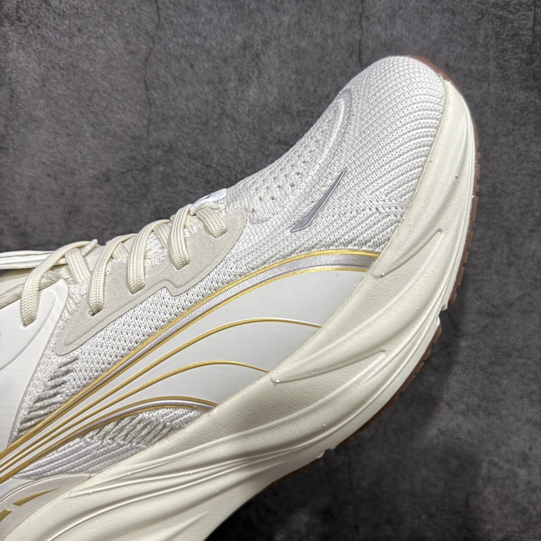 图片[6]-【纯原版】彪马彪破3 PUMA MAGNIFY NITRO 3代 PUMA跑鞋为跑步蓄 能，功能性和美观性兼备。搭载 PUMA NITRO 氮气中底，具备轻量与高缓冲回弹特性，打造柔软舒适脚感。以简约流畅的线条勾勒 PUMA 跑道，为鞋款增添一抹灵动气质。 鞋面 采用轻量化高弹织物鞋面，上脚透气舒适包覆，还确保了耐穿性和支撑性助力急速畅跑 中底 超临界NITRO氮气中底结合厚底轮廓舒适缓震，提供能力反馈，轻便柔软 跑步通勤皆可 鞋侧 PUMA 流线型跑道以明亮色彩呈现，勾勒活力运动美学 外底 采用 PUMAGRIP橡胶大底，止滑耐磨赋予跑者灵活自如的运动体验 货号 311047-08 尺码 36 37 37.5 38 38.5 39 40 40.5 41 42 42.5 43 44 44.5 45-选品中心