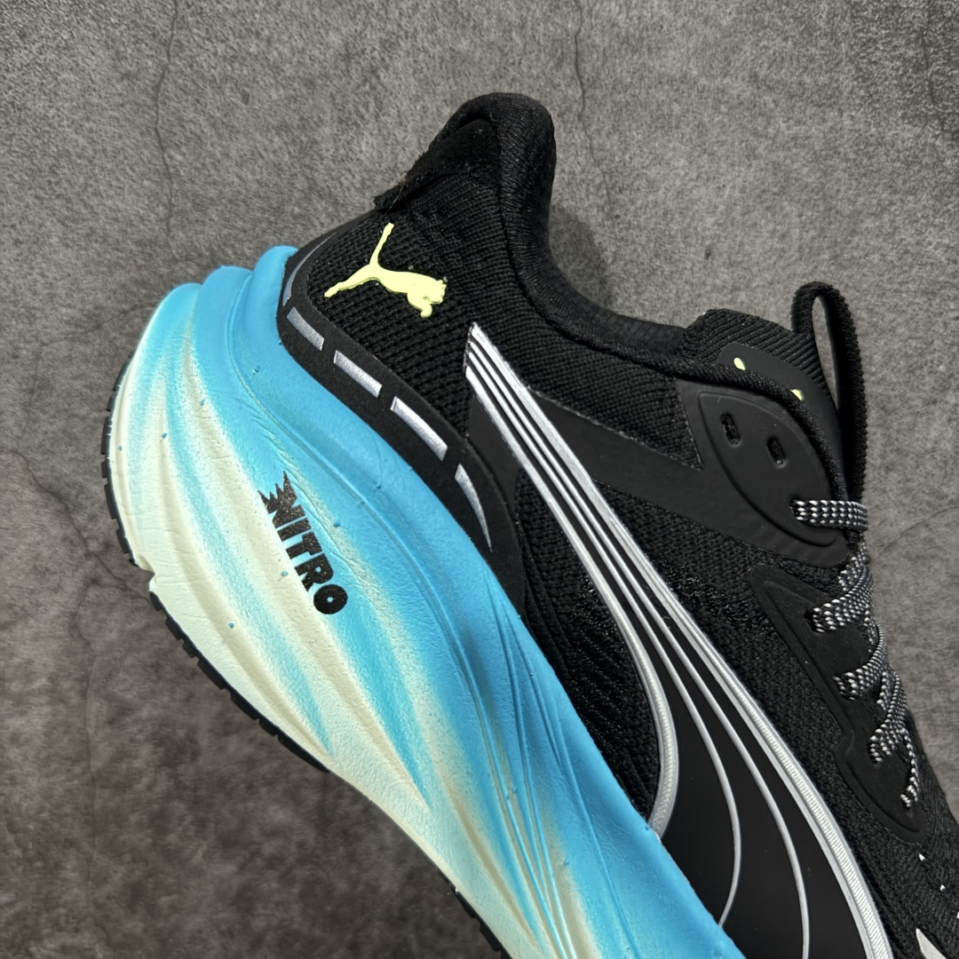 图片[7]-【纯原版】彪马彪破3 PUMA MAGNIFY NITRO 3代 PUMA跑鞋为跑步蓄 能，功能性和美观性兼备。搭载 PUMA NITRO 氮气中底，具备轻量与高缓冲回弹特性，打造柔软舒适脚感。以简约流畅的线条勾勒 PUMA 跑道，为鞋款增添一抹灵动气质。 鞋面 采用轻量化高弹织物鞋面，上脚透气舒适包覆，还确保了耐穿性和支撑性助力急速畅跑 中底 超临界NITRO氮气中底结合厚底轮廓舒适缓震，提供能力反馈，轻便柔软 跑步通勤皆可 鞋侧 PUMA 流线型跑道以明亮色彩呈现，勾勒活力运动美学 外底 采用 PUMAGRIP橡胶大底，止滑耐磨赋予跑者灵活自如的运动体验 货号 311046-05 尺码 36 37 37.5 38 38.5 39 40 40.5 41 42 42.5 43 44 44.5 45-选品中心