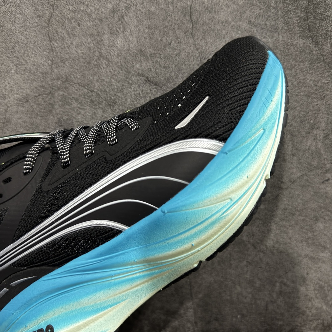 图片[6]-【纯原版】彪马彪破3 PUMA MAGNIFY NITRO 3代 PUMA跑鞋为跑步蓄 能，功能性和美观性兼备。搭载 PUMA NITRO 氮气中底，具备轻量与高缓冲回弹特性，打造柔软舒适脚感。以简约流畅的线条勾勒 PUMA 跑道，为鞋款增添一抹灵动气质。 鞋面 采用轻量化高弹织物鞋面，上脚透气舒适包覆，还确保了耐穿性和支撑性助力急速畅跑 中底 超临界NITRO氮气中底结合厚底轮廓舒适缓震，提供能力反馈，轻便柔软 跑步通勤皆可 鞋侧 PUMA 流线型跑道以明亮色彩呈现，勾勒活力运动美学 外底 采用 PUMAGRIP橡胶大底，止滑耐磨赋予跑者灵活自如的运动体验 货号 311046-05 尺码 36 37 37.5 38 38.5 39 40 40.5 41 42 42.5 43 44 44.5 45-选品中心