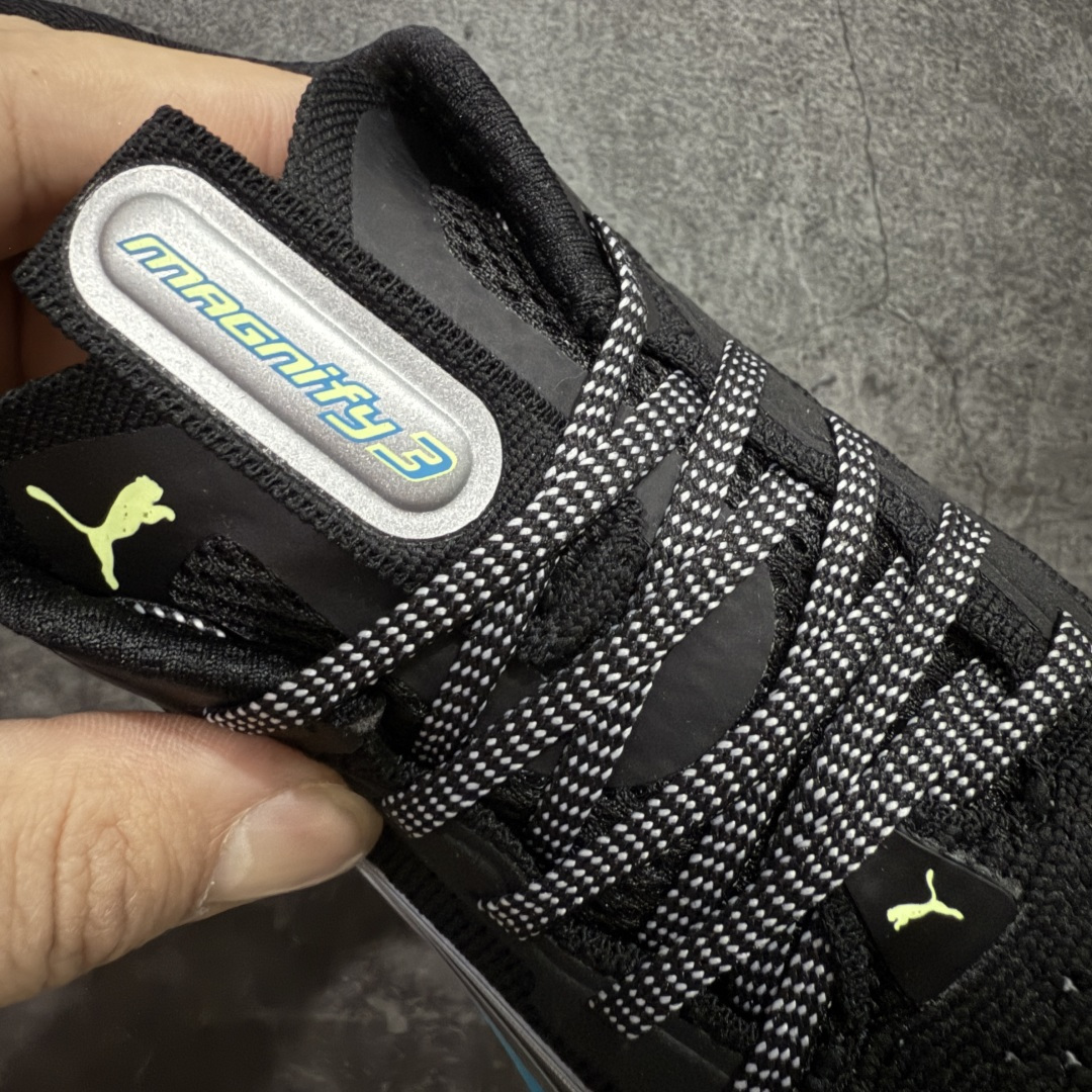 图片[6]-【纯原版】彪马彪破3 PUMA MAGNIFY NITRO 3代 PUMA跑鞋为跑步蓄 能，功能性和美观性兼备。搭载 PUMA NITRO 氮气中底，具备轻量与高缓冲回弹特性，打造柔软舒适脚感。以简约流畅的线条勾勒 PUMA 跑道，为鞋款增添一抹灵动气质。 鞋面 采用轻量化高弹织物鞋面，上脚透气舒适包覆，还确保了耐穿性和支撑性助力急速畅跑 中底 超临界NITRO氮气中底结合厚底轮廓舒适缓震，提供能力反馈，轻便柔软 跑步通勤皆可 鞋侧 PUMA 流线型跑道以明亮色彩呈现，勾勒活力运动美学 外底 采用 PUMAGRIP橡胶大底，止滑耐磨赋予跑者灵活自如的运动体验 货号 311046-05 尺码 36 37 37.5 38 38.5 39 40 40.5 41 42 42.5 43 44 44.5 45-选品中心