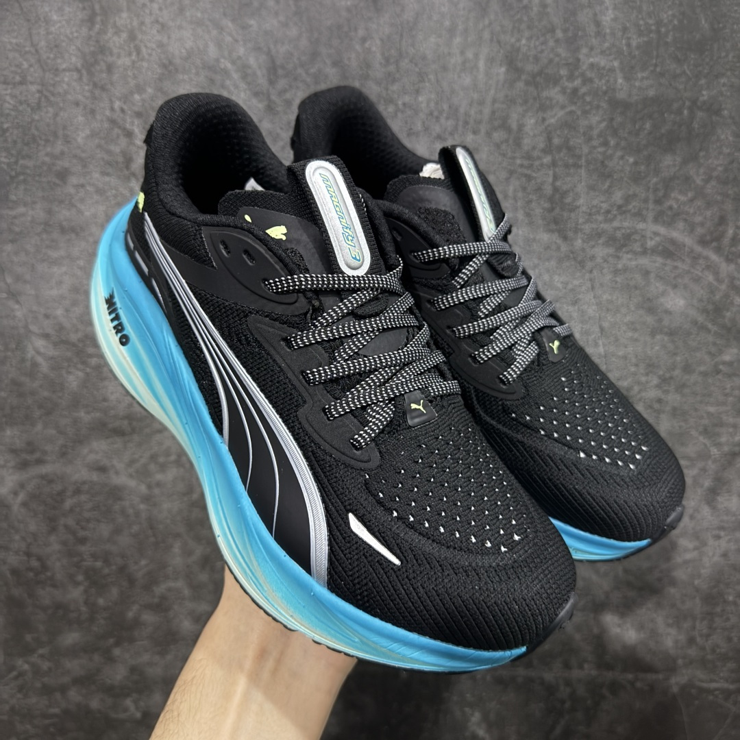 【纯原版】彪马彪破3 PUMA MAGNIFY NITRO 3代 PUMA跑鞋为跑步蓄 能，功能性和美观性兼备。搭载 PUMA NITRO 氮气中底，具备轻量与高缓冲回弹特性，打造柔软舒适脚感。以简约流畅的线条勾勒 PUMA 跑道，为鞋款增添一抹灵动气质。 鞋面 采用轻量化高弹织物鞋面，上脚透气舒适包覆，还确保了耐穿性和支撑性助力急速畅跑 中底 超临界NITRO氮气中底结合厚底轮廓舒适缓震，提供能力反馈，轻便柔软 跑步通勤皆可 鞋侧 PUMA 流线型跑道以明亮色彩呈现，勾勒活力运动美学 外底 采用 PUMAGRIP橡胶大底，止滑耐磨赋予跑者灵活自如的运动体验 货号 311046-05 尺码 36 37 37.5 38 38.5 39 40 40.5 41 42 42.5 43 44 44.5 45-选品中心
