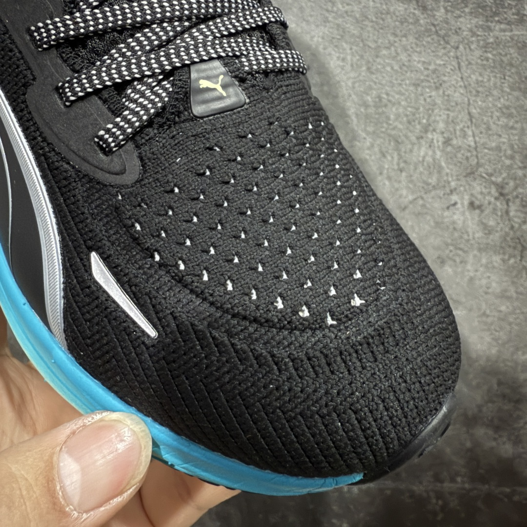 图片[5]-【纯原版】彪马彪破3 PUMA MAGNIFY NITRO 3代 PUMA跑鞋为跑步蓄 能，功能性和美观性兼备。搭载 PUMA NITRO 氮气中底，具备轻量与高缓冲回弹特性，打造柔软舒适脚感。以简约流畅的线条勾勒 PUMA 跑道，为鞋款增添一抹灵动气质。 鞋面 采用轻量化高弹织物鞋面，上脚透气舒适包覆，还确保了耐穿性和支撑性助力急速畅跑 中底 超临界NITRO氮气中底结合厚底轮廓舒适缓震，提供能力反馈，轻便柔软 跑步通勤皆可 鞋侧 PUMA 流线型跑道以明亮色彩呈现，勾勒活力运动美学 外底 采用 PUMAGRIP橡胶大底，止滑耐磨赋予跑者灵活自如的运动体验 货号 311046-05 尺码 36 37 37.5 38 38.5 39 40 40.5 41 42 42.5 43 44 44.5 45-选品中心