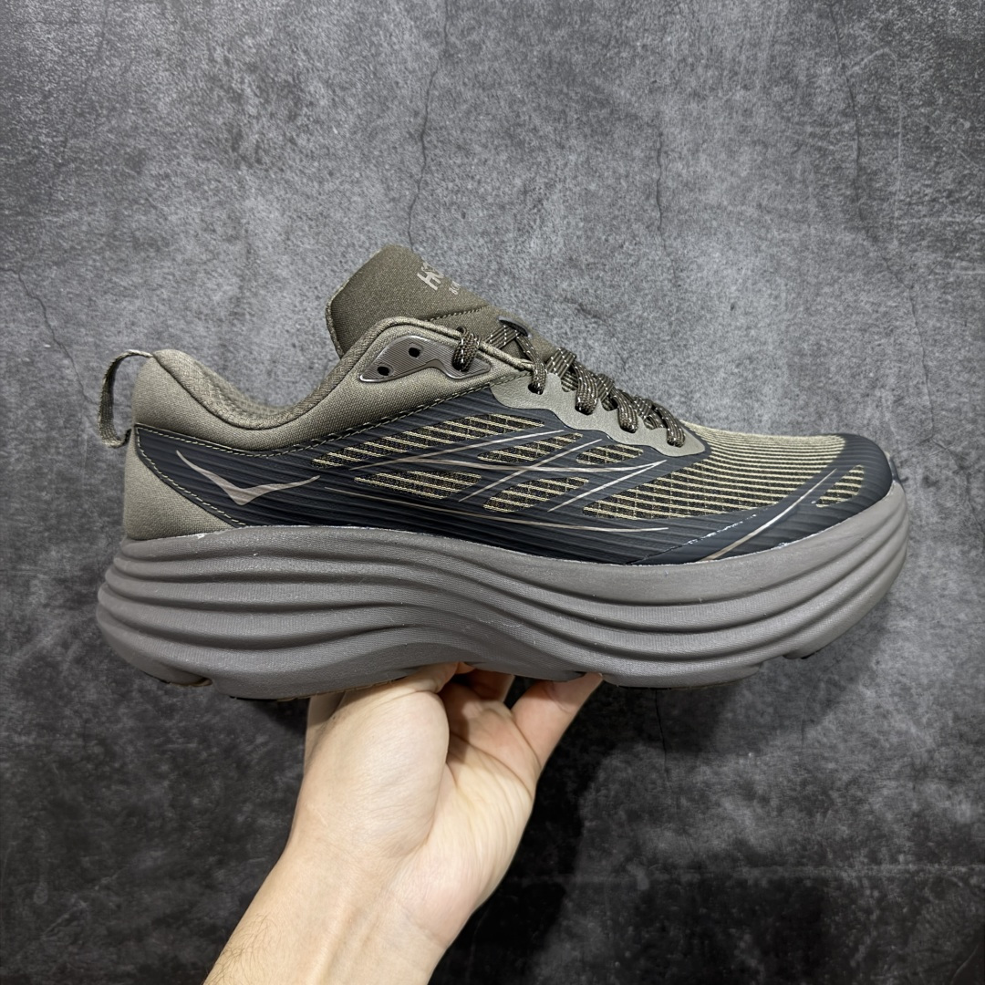 【纯原H版】Hoka Bondi 8 TS Caged 邦迪8 网面透气跑步鞋 1155391 全新外贸订单出货 原材料原数据打造 邦代八代缓震网面耐磨低帮跑步鞋 原始的 Bondi 缓震和线条在这里 提供该特许经营权众所周知的柔软、平衡的乘坐体验 Bondi 使用加长的摇杆微调几何形状 以获得更大的加速度 尺码： 36 36.5 37 38 38.5 39 40 40.5 41 42 42.5 43 44 44.5 45-选品中心