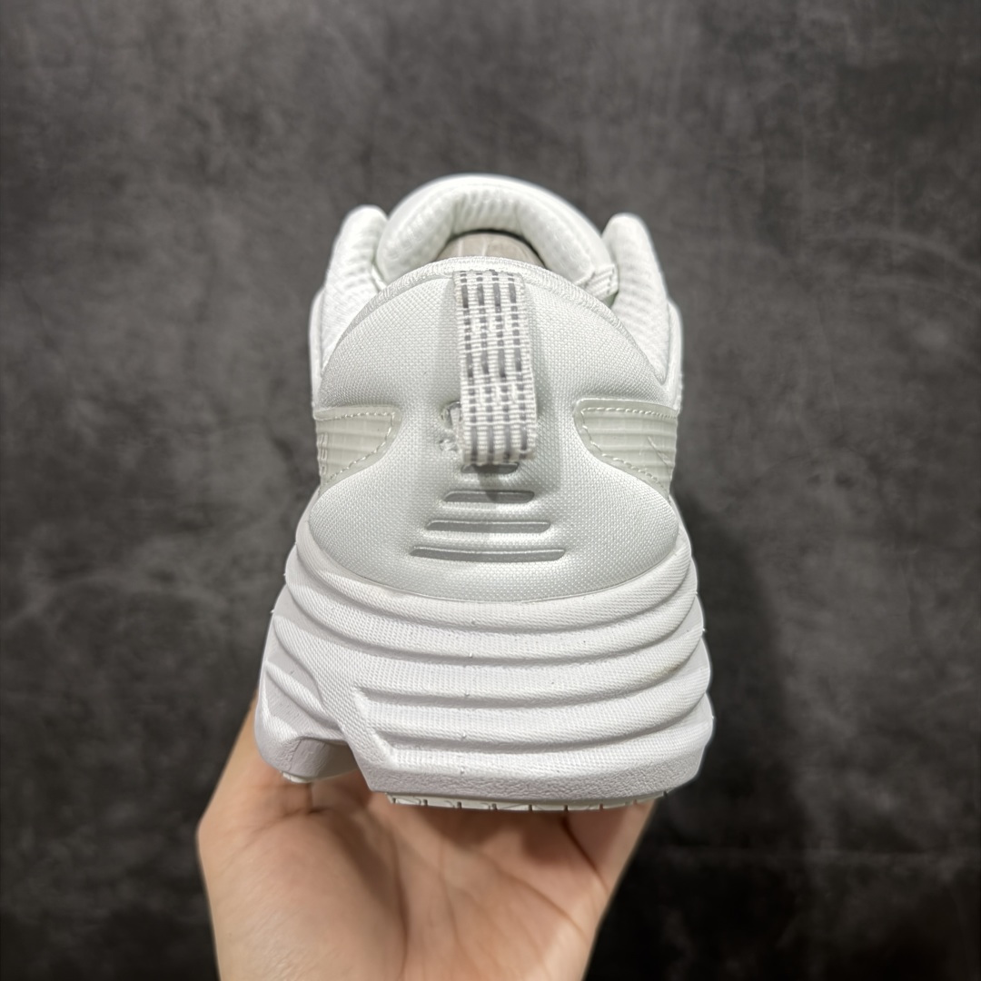 图片[4]-【纯原H版】Hoka Bondi 8 TS Caged 邦迪8 网面透气跑步鞋 1123202 全新外贸订单出货 原材料原数据打造 邦代八代缓震网面耐磨低帮跑步鞋 原始的 Bondi 缓震和线条在这里 提供该特许经营权众所周知的柔软、平衡的乘坐体验 Bondi 使用加长的摇杆微调几何形状 以获得更大的加速度 尺码： 36 36.5 37 38 38.5 39 40 40.5 41 42 42.5 43 44 44.5 45-选品中心