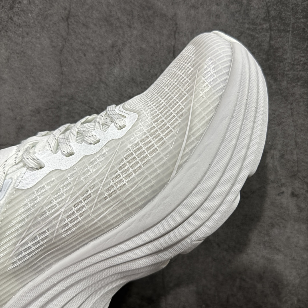 图片[6]-【纯原H版】Hoka Bondi 8 TS Caged 邦迪8 网面透气跑步鞋 1123202 全新外贸订单出货 原材料原数据打造 邦代八代缓震网面耐磨低帮跑步鞋 原始的 Bondi 缓震和线条在这里 提供该特许经营权众所周知的柔软、平衡的乘坐体验 Bondi 使用加长的摇杆微调几何形状 以获得更大的加速度 尺码： 36 36.5 37 38 38.5 39 40 40.5 41 42 42.5 43 44 44.5 45-选品中心