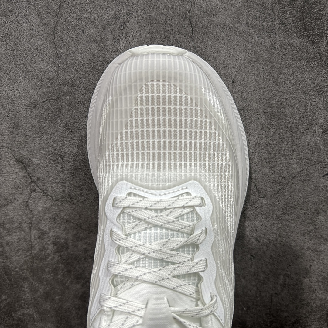 图片[5]-【纯原H版】Hoka Bondi 8 TS Caged 邦迪8 网面透气跑步鞋 1123202 全新外贸订单出货 原材料原数据打造 邦代八代缓震网面耐磨低帮跑步鞋 原始的 Bondi 缓震和线条在这里 提供该特许经营权众所周知的柔软、平衡的乘坐体验 Bondi 使用加长的摇杆微调几何形状 以获得更大的加速度 尺码： 36 36.5 37 38 38.5 39 40 40.5 41 42 42.5 43 44 44.5 45-选品中心