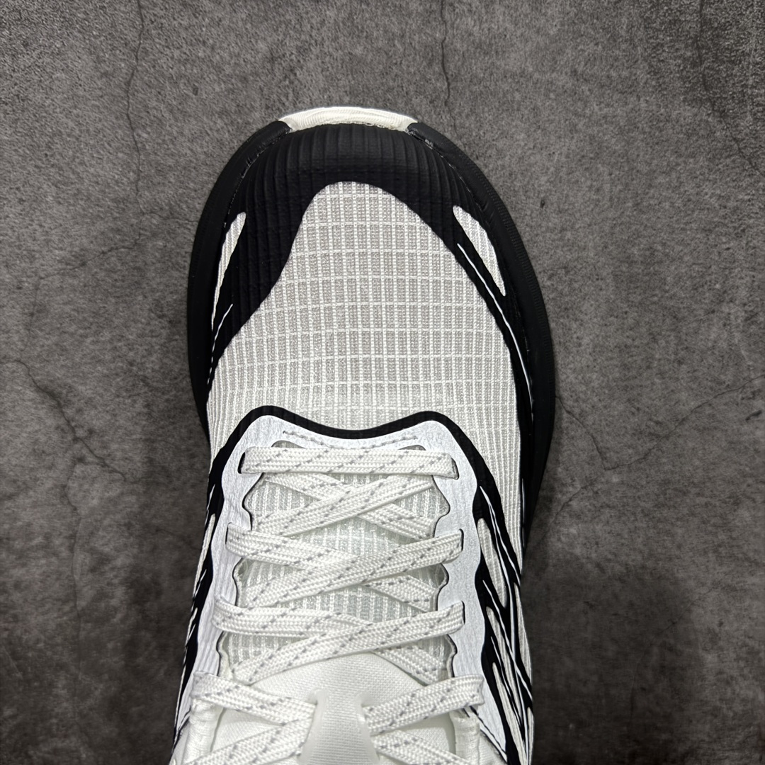 图片[5]-【纯原H版】Hoka Bondi 8 TS Caged 邦迪8 网面透气跑步鞋 1155391 全新外贸订单出货 原材料原数据打造 邦代八代缓震网面耐磨低帮跑步鞋 原始的 Bondi 缓震和线条在这里 提供该特许经营权众所周知的柔软、平衡的乘坐体验 Bondi 使用加长的摇杆微调几何形状 以获得更大的加速度 尺码： 36 36.5 37 38 38.5 39 40 40.5 41 42 42.5 43 44 44.5 45-选品中心