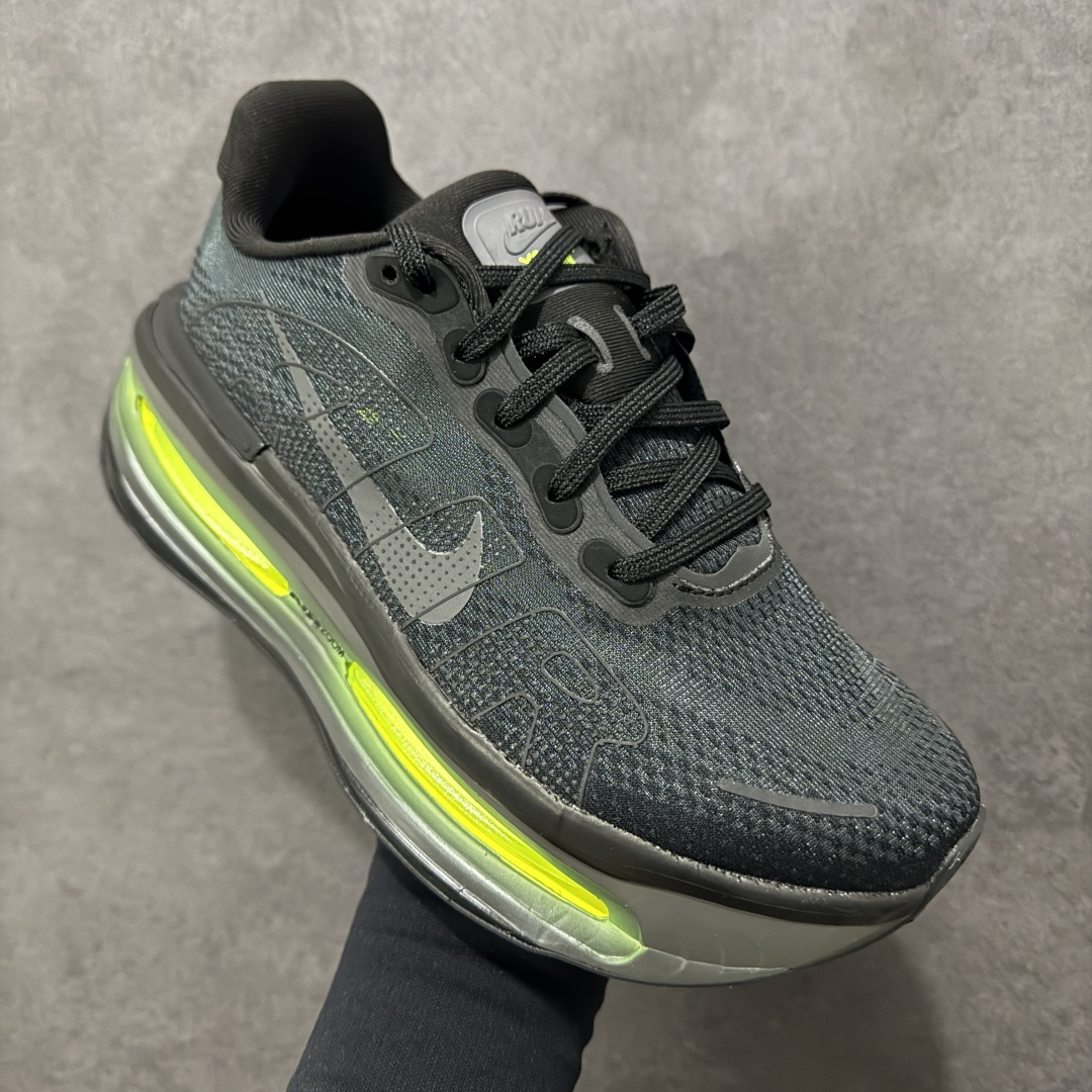 图片[3]-【巅峰版】NIKE VOMERO PREMIUM 全掌气垫缓震网面运动跑鞋 纯原生产线出品 市场目前最优品质 完美还原zp脚感 正确前后分离式两片纤维柱气垫 上下包裹超软弹泡棉 正确组合大底 区别市场通货 版型完美 鞋面材料同步原版1：1 全部原版开发校对 欢迎对比💪🏻 Nike 运用 Air技术专利，推出 Nike Pegasus Premium，沿用经典 Pegasus 系列产品深受跑者喜爱的缓震功能，并配置 Nike 首款可见式塑形 Air Zoom 气垫。 全掌可见的AirZoom首次在Pegasus系列中出现，模仿了Vaporfly的碳板曲线，增强了跑步时的流畅过渡。 货号：HQ2050-001 尺码：36-46（半） 编码：JJB310320-选品中心