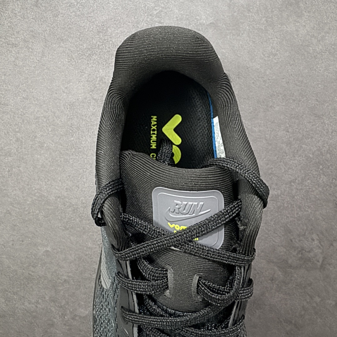 图片[7]-【巅峰版】NIKE VOMERO PREMIUM 全掌气垫缓震网面运动跑鞋 纯原生产线出品 市场目前最优品质 完美还原zp脚感 正确前后分离式两片纤维柱气垫 上下包裹超软弹泡棉 正确组合大底 区别市场通货 版型完美 鞋面材料同步原版1：1 全部原版开发校对 欢迎对比💪🏻 Nike 运用 Air技术专利，推出 Nike Pegasus Premium，沿用经典 Pegasus 系列产品深受跑者喜爱的缓震功能，并配置 Nike 首款可见式塑形 Air Zoom 气垫。 全掌可见的AirZoom首次在Pegasus系列中出现，模仿了Vaporfly的碳板曲线，增强了跑步时的流畅过渡。 货号：HQ2050-001 尺码：36-46（半） 编码：JJB310320-选品中心