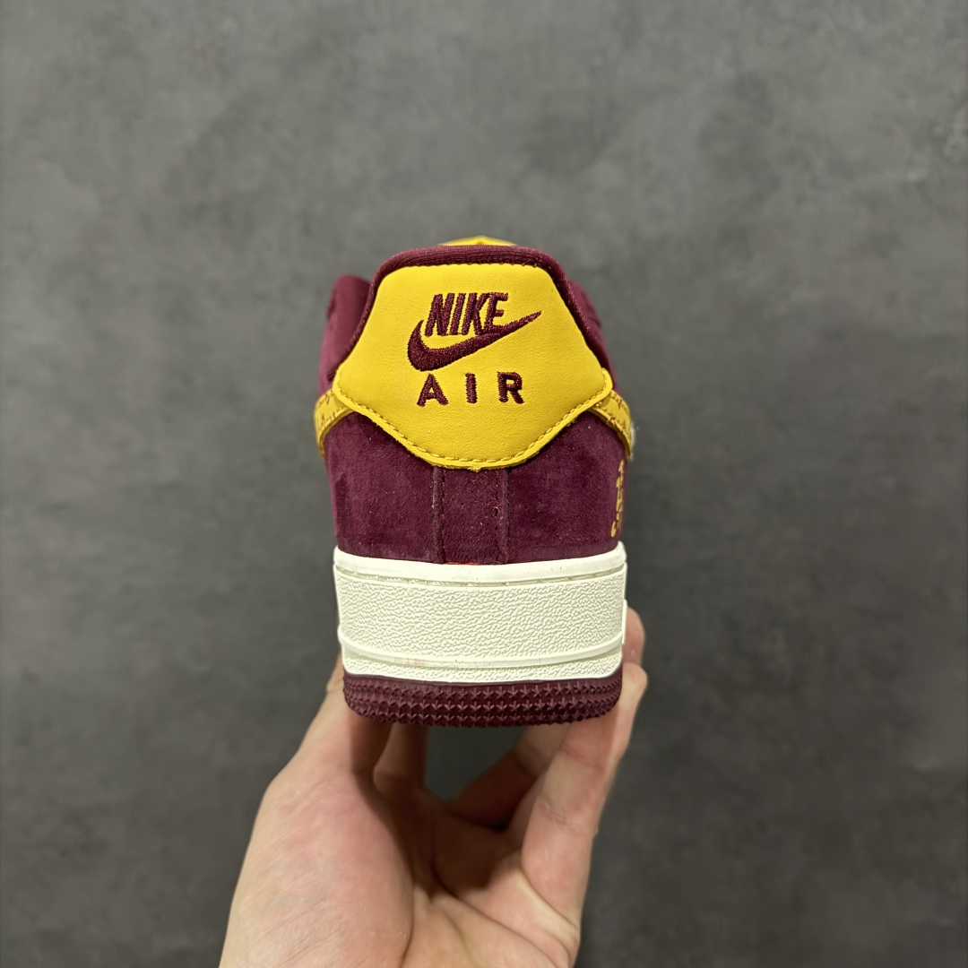 图片[4]-【定制版】马年限定限量发售高端定制 Nike Air Force 1 \’07 Low “马年限定联名—— 酒红金钩” 高端定制 低帮休闲板鞋 定制鞋盒 大厂纯原品质出货 超高清洁度 皮料切割干净无任何毛边 细节完美 货号：KD1688-003 尺码：36 36.5 37.5 38 38.5 39 40 40.5 41 42 42.5 43 44 44.5 45 编码：HXSB310320-选品中心