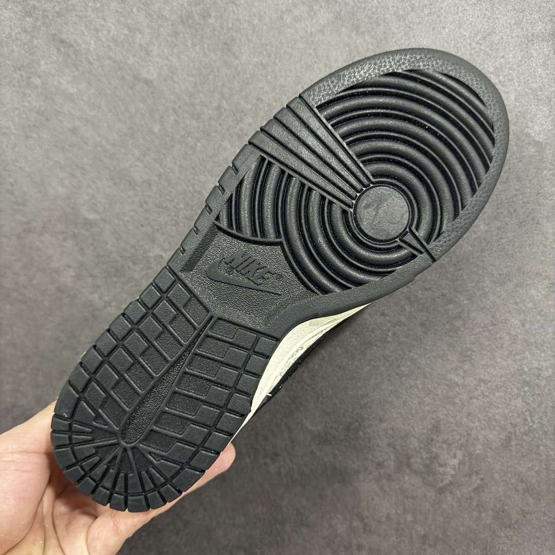 图片[9]-【定制版】Nike SB Dunk Low \”斯图西联名“——白灰” 高端定制 低帮休闲板鞋 定制鞋盒 高级夜光效果，Ortholite鞋垫透气防臭 大厂纯原品质出货 超高清洁度 皮料切割干净无任何毛边 细节完美 23 货号：YF9511-914 尺码：36 36.5 37.5 38 38.5 39 40 40.5 41 42 42.5 43 44 44.5 45 编码：HXSB330340-选品中心