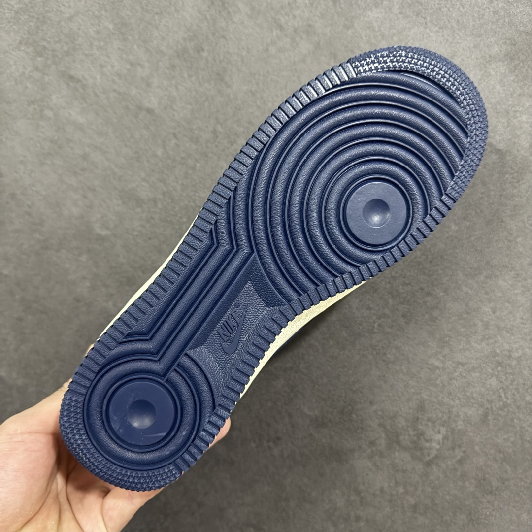 图片[9]-【定制版】公司级NIke Air Force 1 \’07 Low “LV联名–米棕藏蓝” 空军一号低帮 运动鞋 休闲鞋 折边针车 工艺难度大 原楦头原纸板 高端定制鞋盒 原厂鞋底 超高清洁度 细节完美 货号：NH0601-589 尺码：36 36.5 37.5 38 38.5 39 40 40.5 41 42 42.5 43 44 44.5 45 编码：HXSB310320-选品中心
